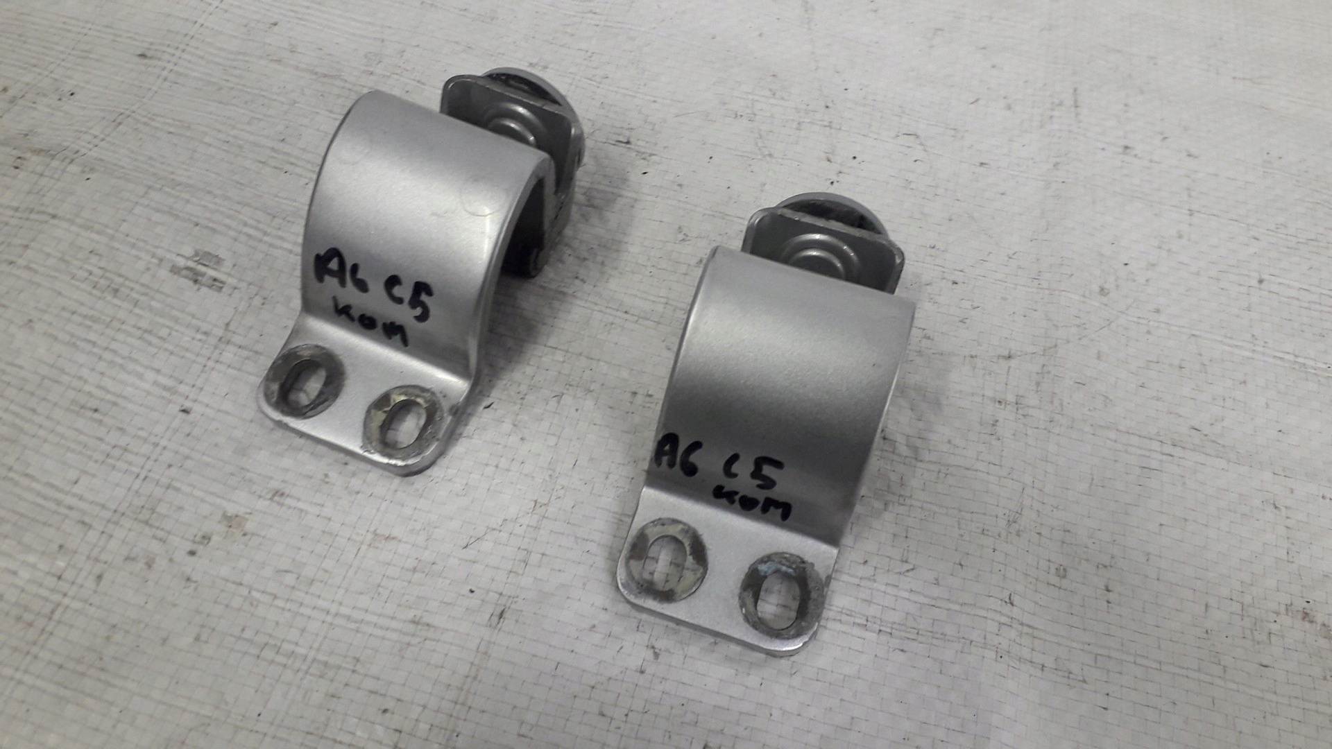 ZAWIAS KLAPY BAGAŻNIKA AUDI A6 C5 ALL 4B9827289B