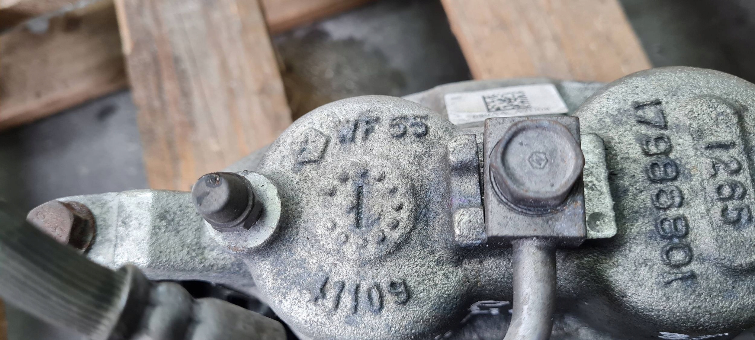 Chrysler Pacifica 2022 caliper brake front front left 3.6 17986801