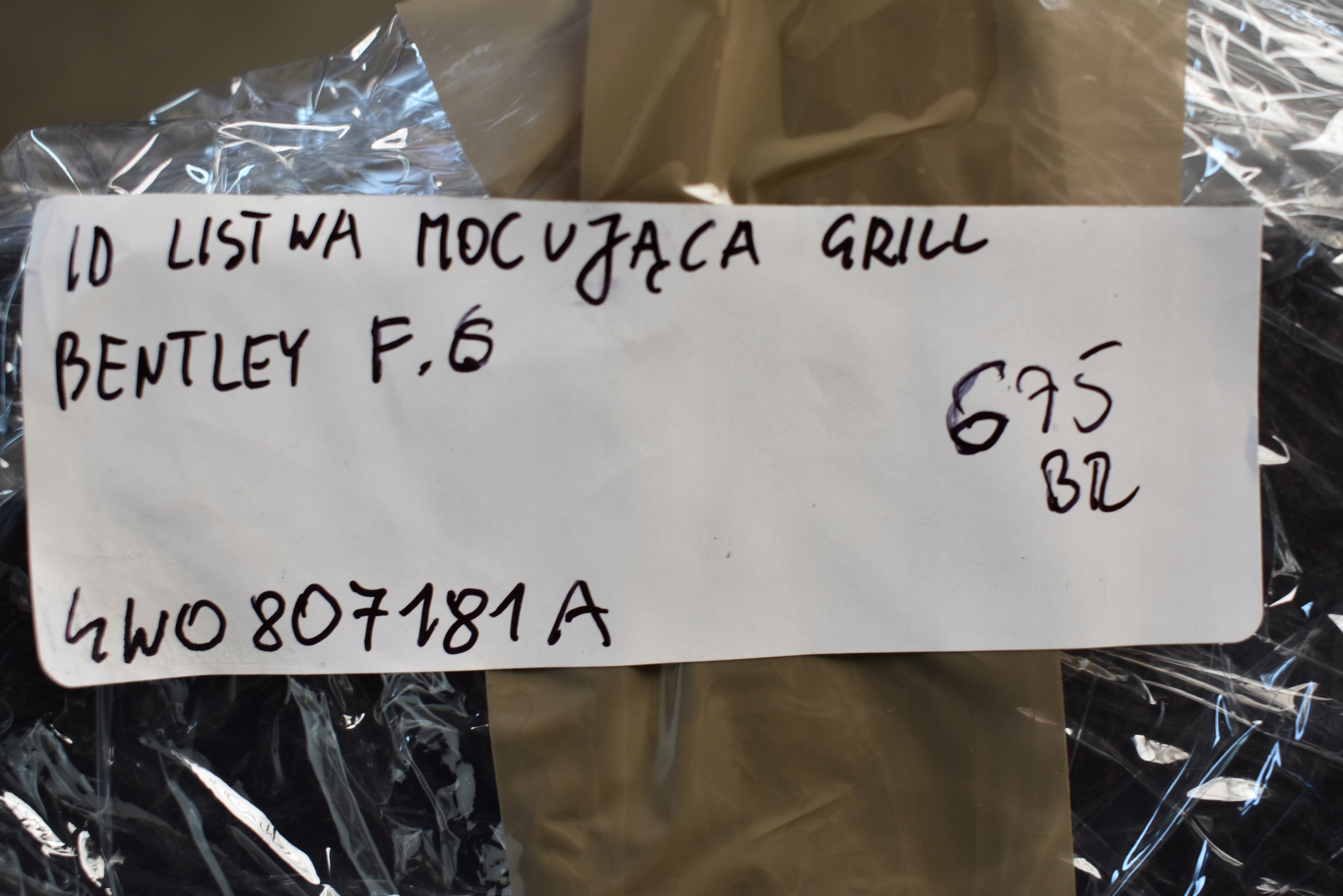 IDEALNA lista MOCUJACA hűtőrács BENTLEY FLYING SPUR 1