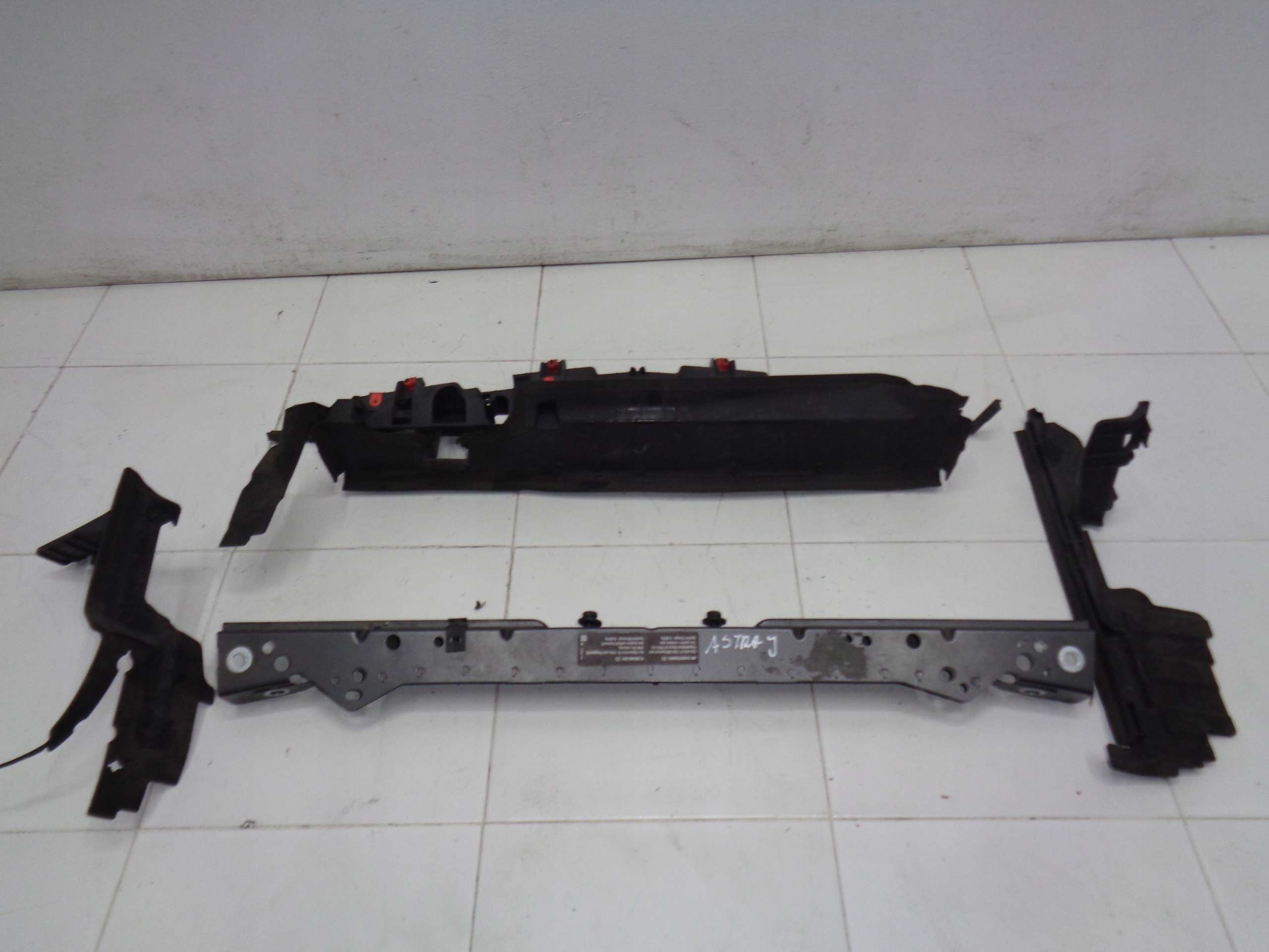 13264477 - OPEL ASTRA J IV РЕМІНЬ ВЕРХНІЙ ЗАМОК АРМУВАННЯ