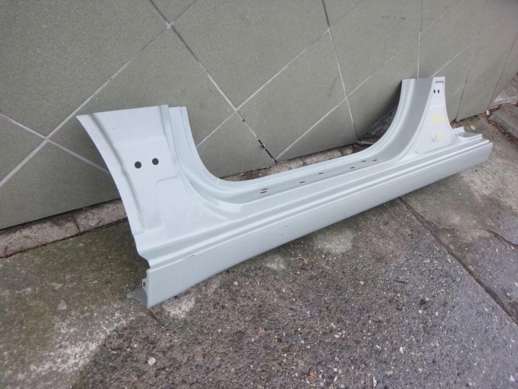 HYUNDAI ELANTRA 16- threshold left pillar