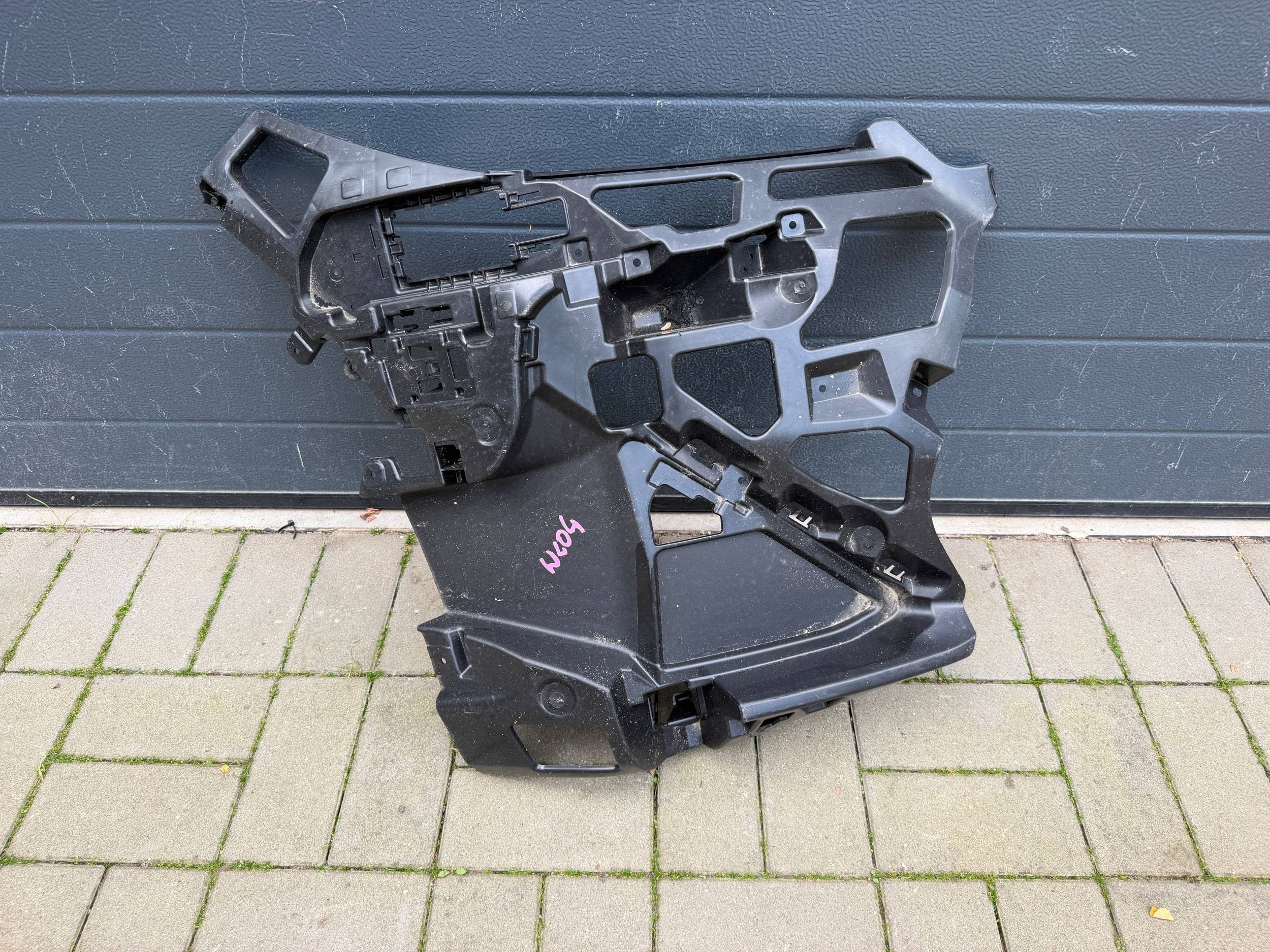 Bmw X1 U11 m pakiet bracket right front front