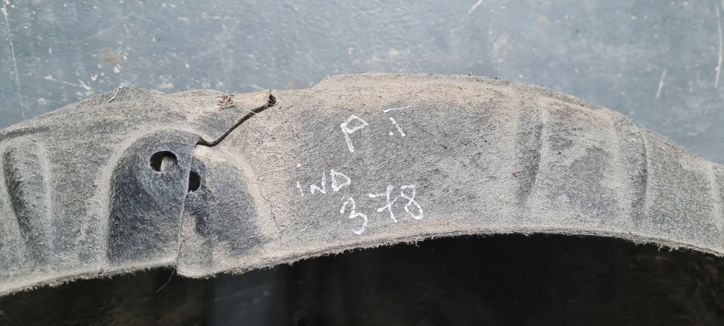 A6 C8 4K mudguard left left rear part rear. MATERIAL ORG 4K0810171F