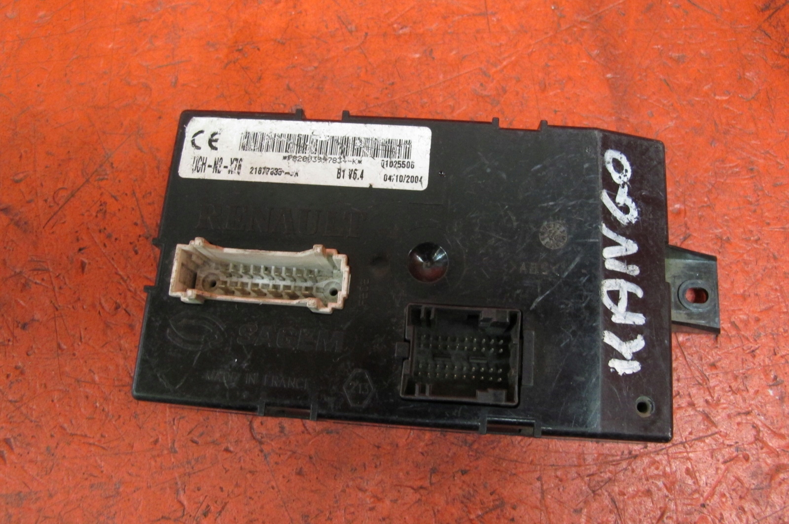 RENAULT KANGOO and 1 compartment control unit module UCH-N2-X76 P8200399783