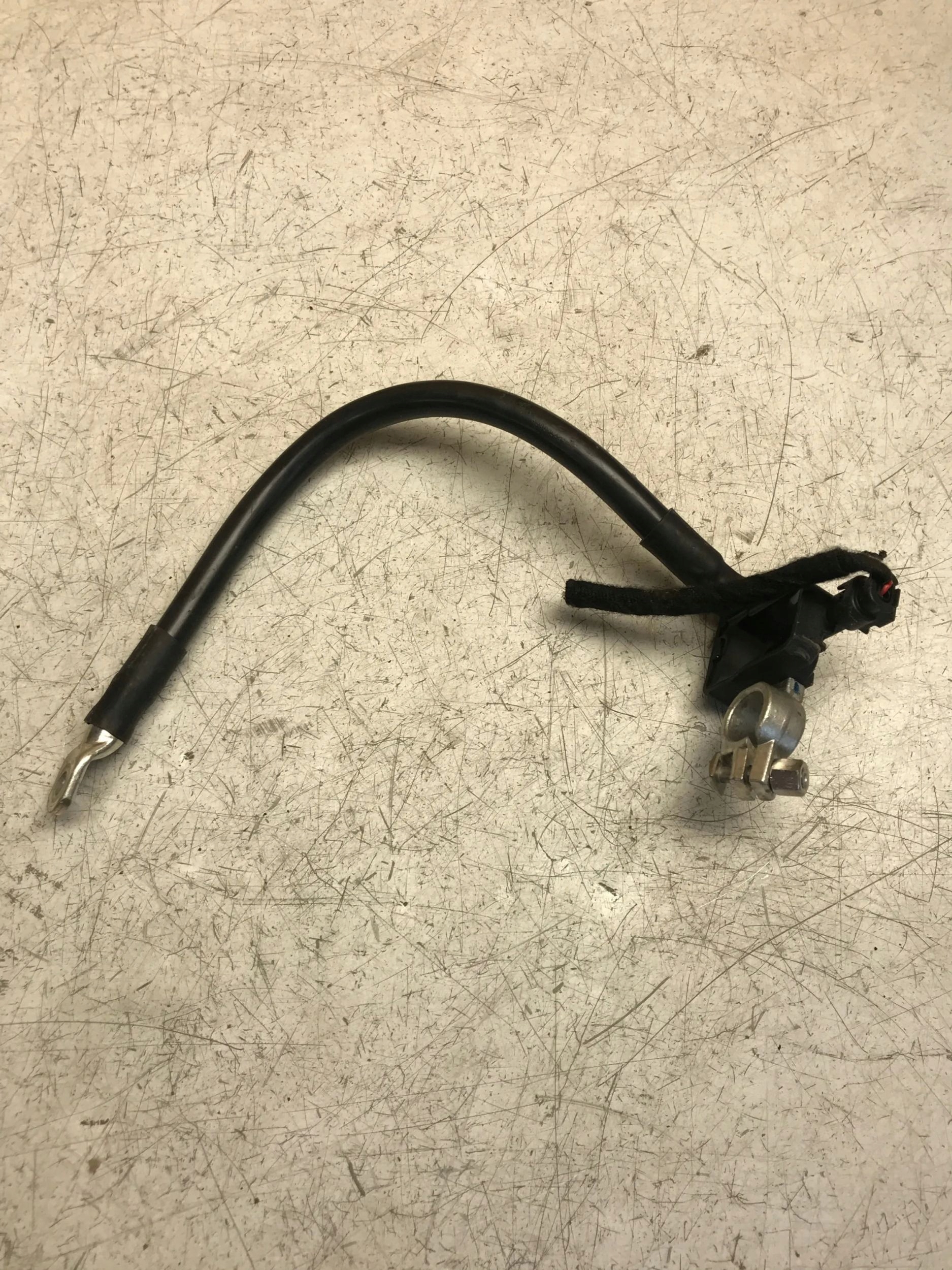 Borne négative AUDI A4 B8 A5