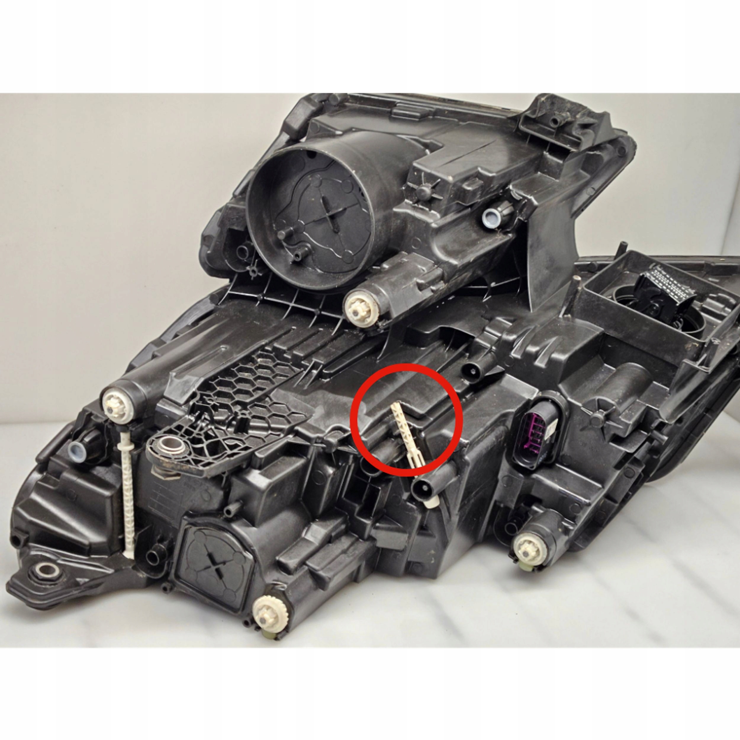 фара правая Сторона SKODA KODIAQ 566941016F