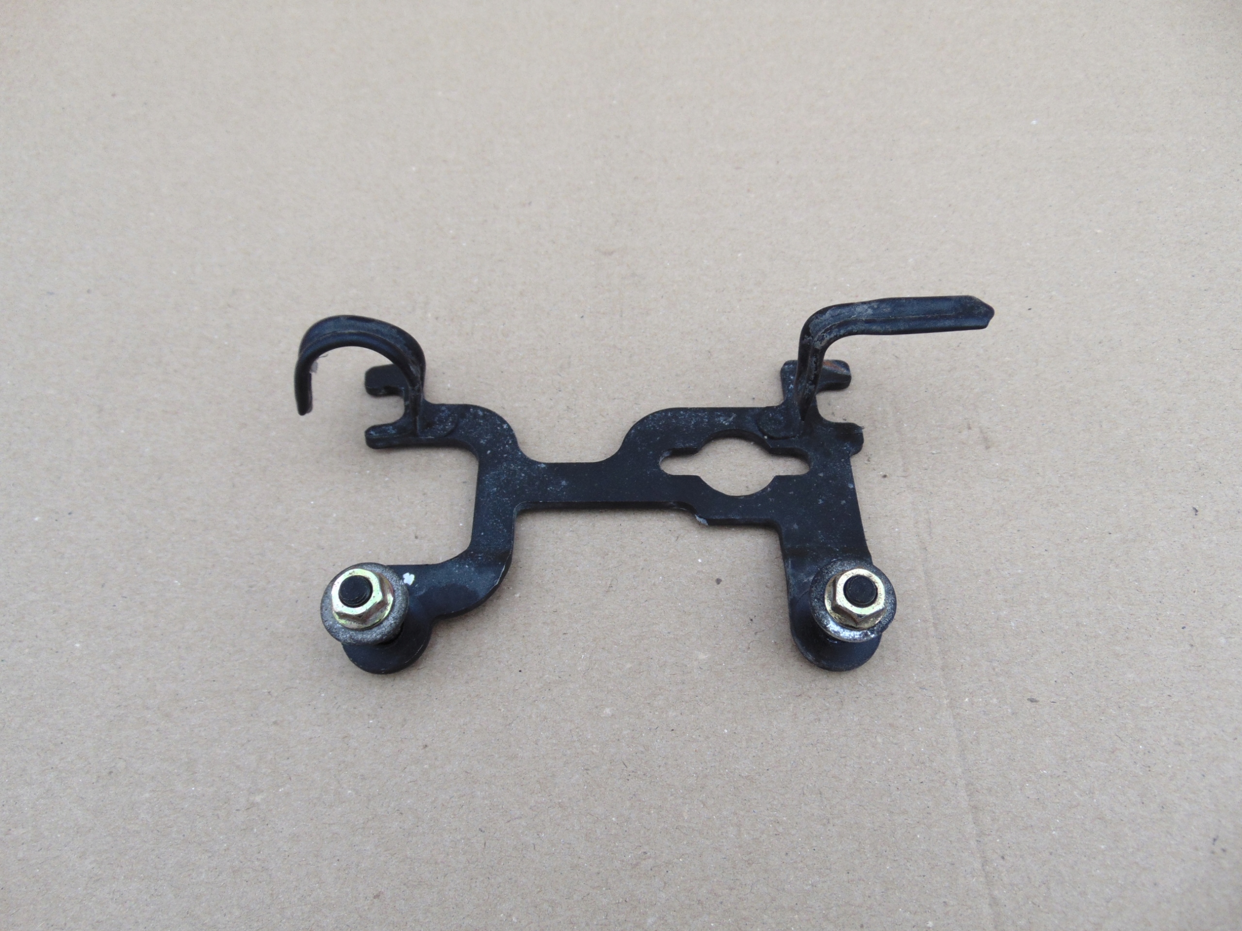 SUZUKI DR 125 STELAŻ PRZÓD MOCOWANIE