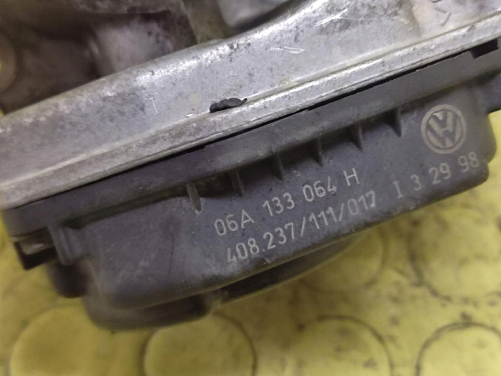 VW BORA 2.0 throttle flap 06A133064H