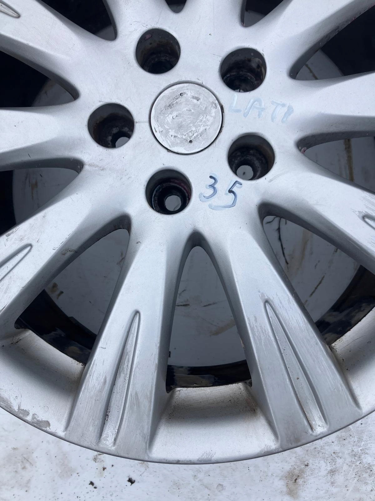 disk RENAULT LATITUDE #35 403000058R 18 CALI 5X114.3