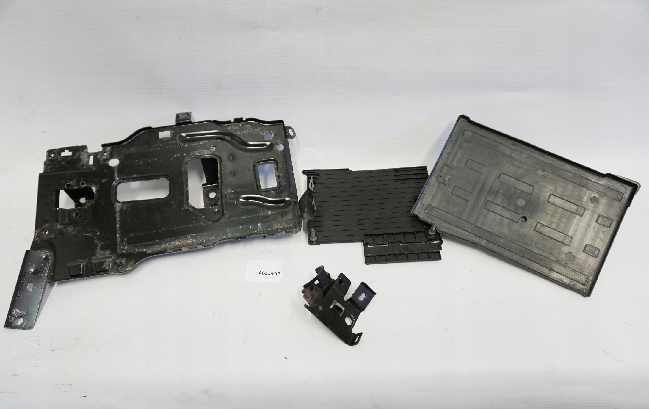 PODSTAWA AKUMULATORA PEUGEOT 308 T9 SW 2.0 HDI GT