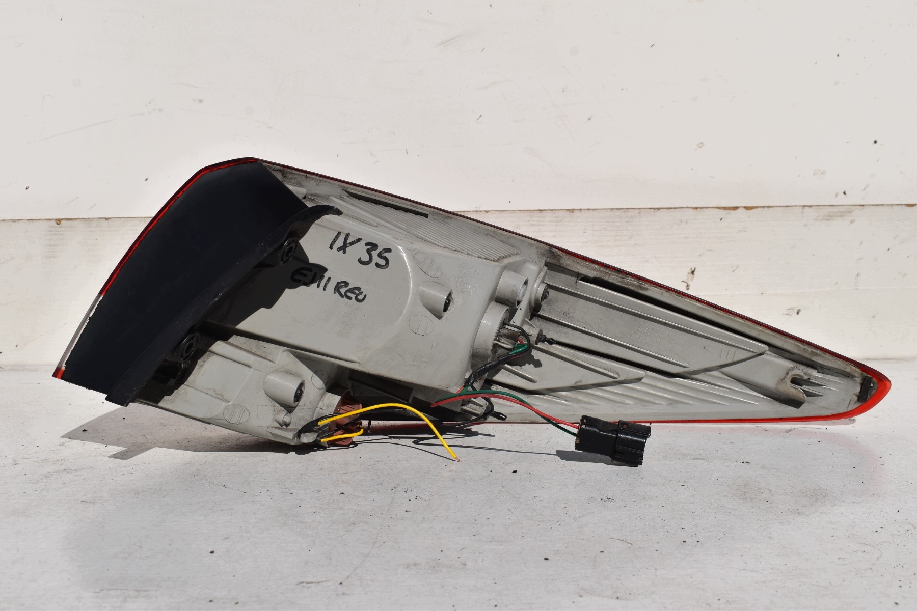 light left rear part HYUNDAI IX35 2010-2015R 92401-2Y0 EU