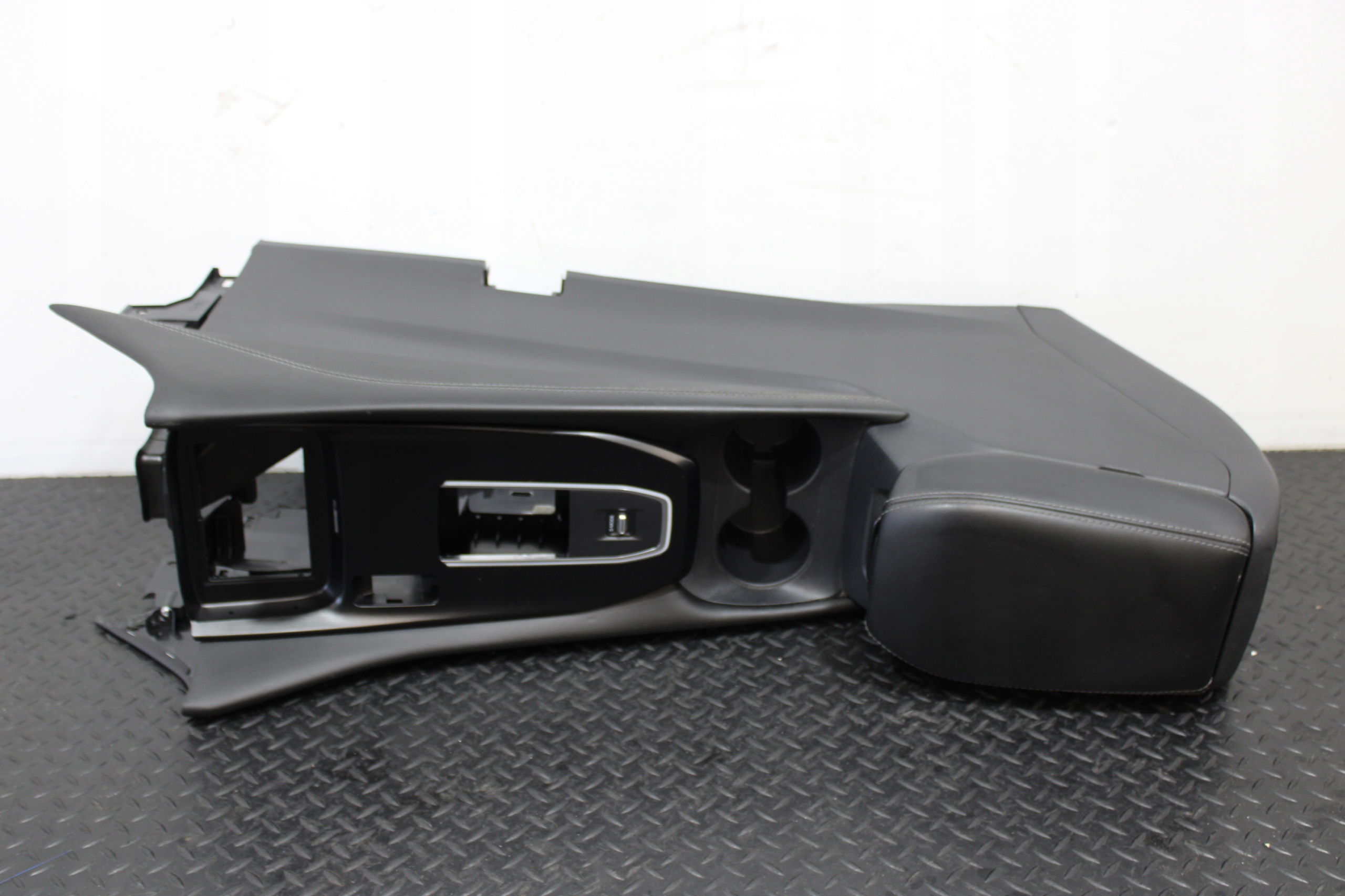 TUNEL central armrest NISSAN QASHQAI J12
