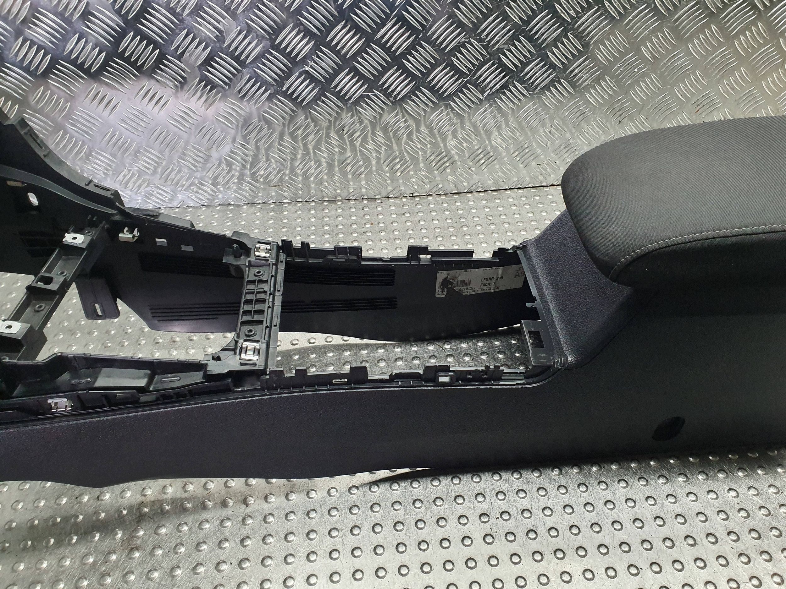 TUNEL central armrest 5G1863243P 5G0864298F VW GOLF VII