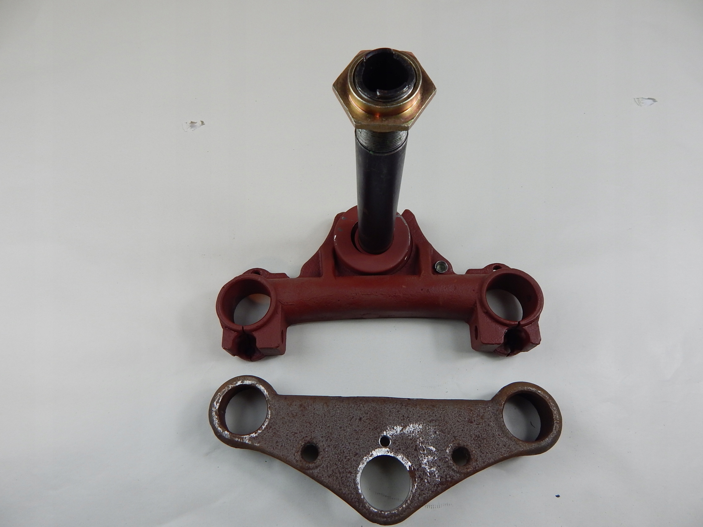 PÓŁKI PRZEDNIEGO ZAWIESZENIA M72