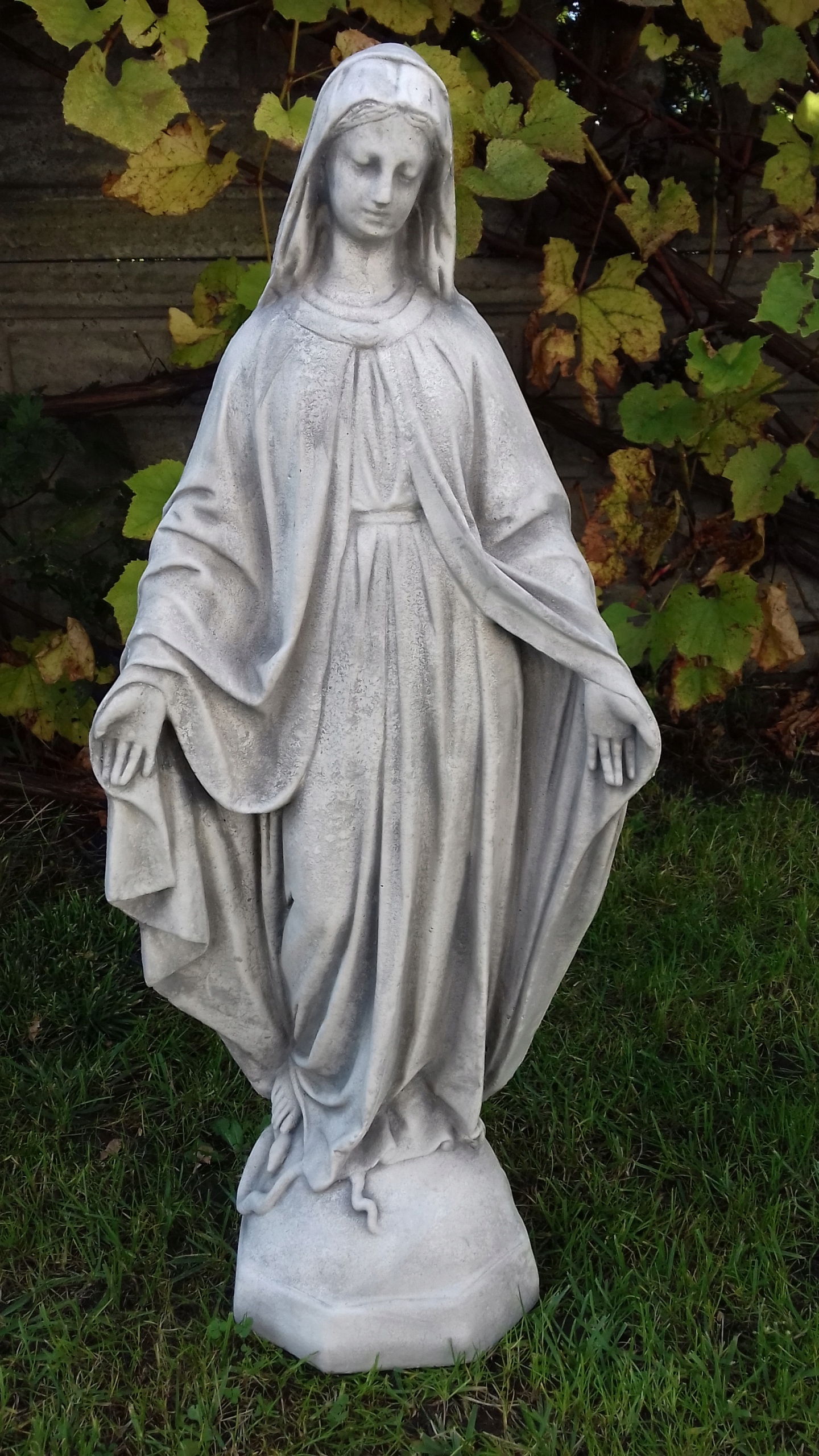 FIGURY OGRODOWE FIGURA OGODOWA Matka Boska Maryja Typ rzeźba (figura)