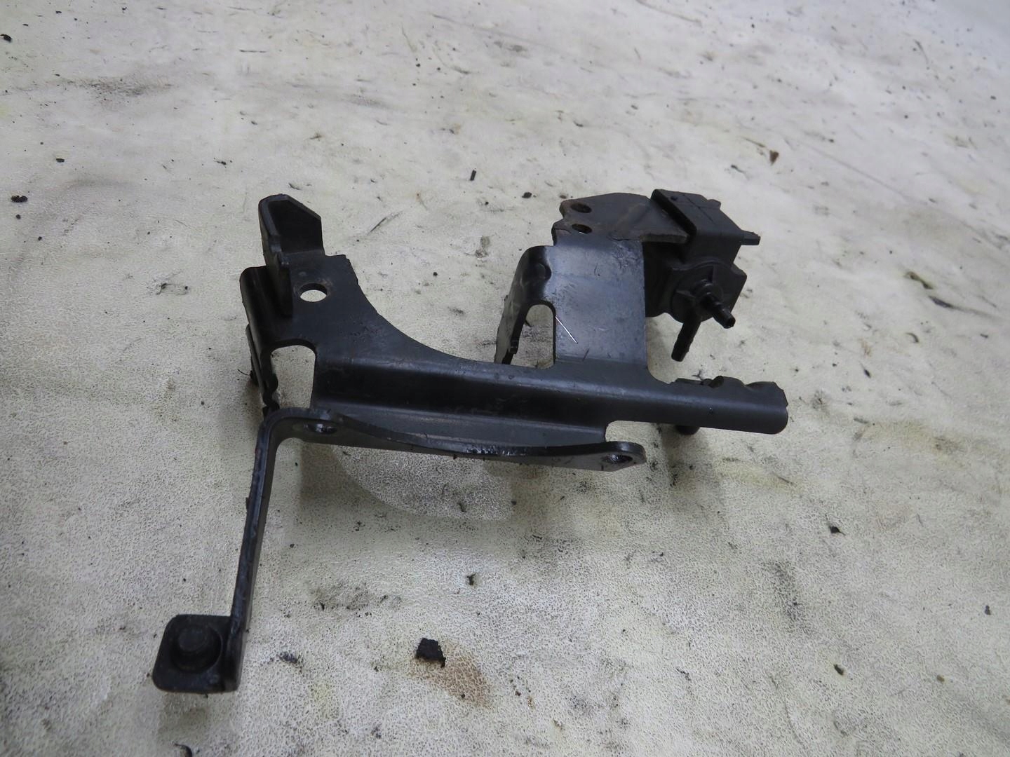 крепление насос ABS Audi Q5 8R 3.2 560042514434