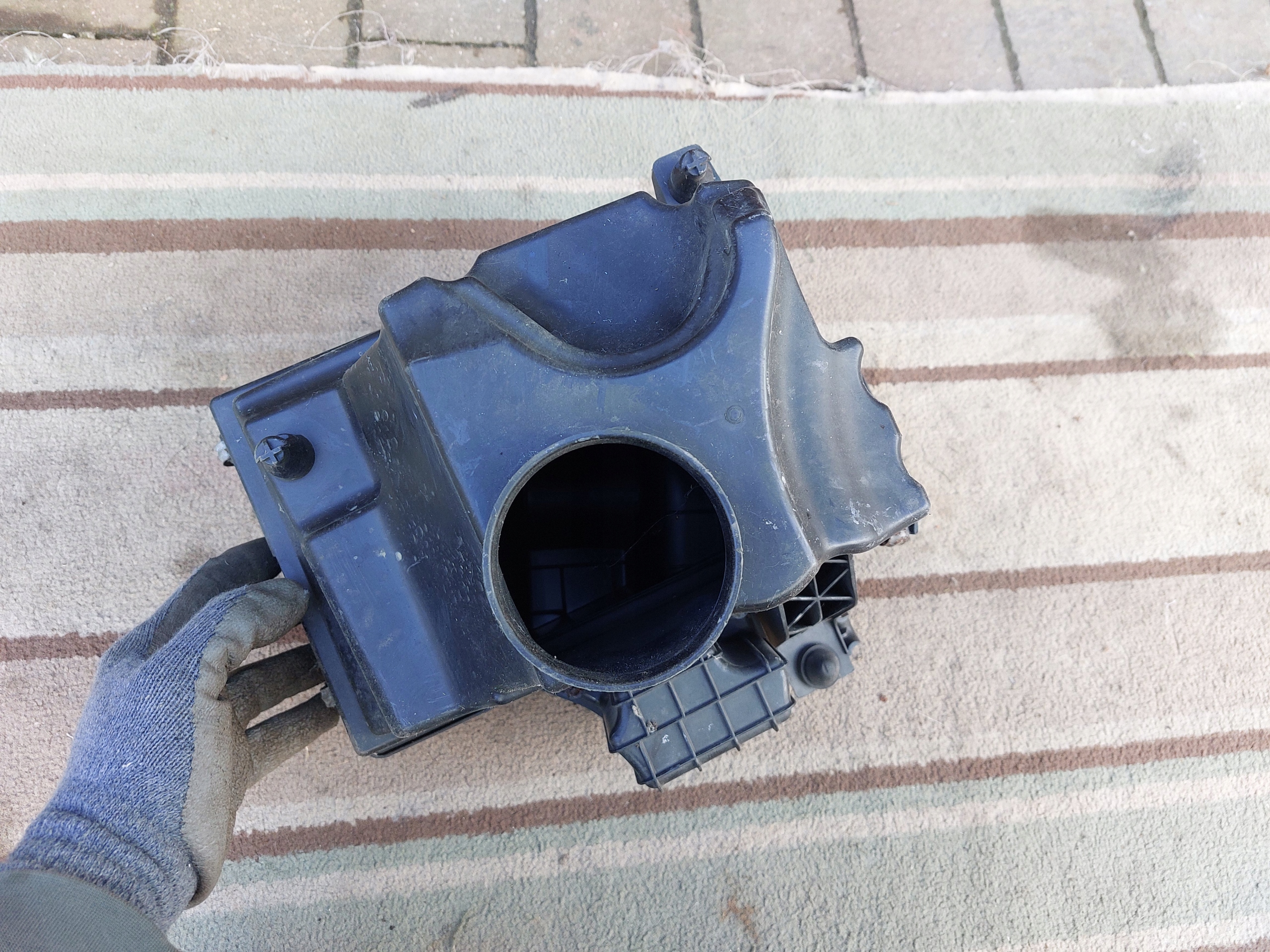 Gehäuse filter luft 2,0 BEN MAZDA 3 BK 03-09r