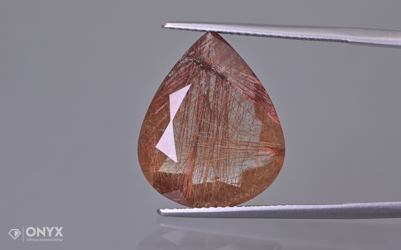 Křemen s rutilem fazetovaná slza 19,5x15,5 mm