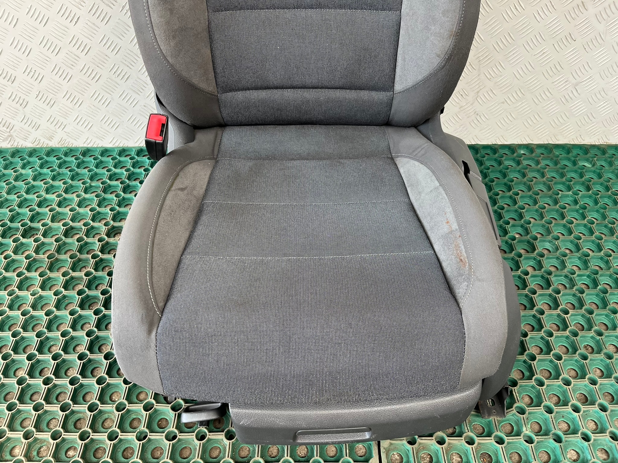 VW TOURAN and 03-10 seat front left front driver´s EUROPA original