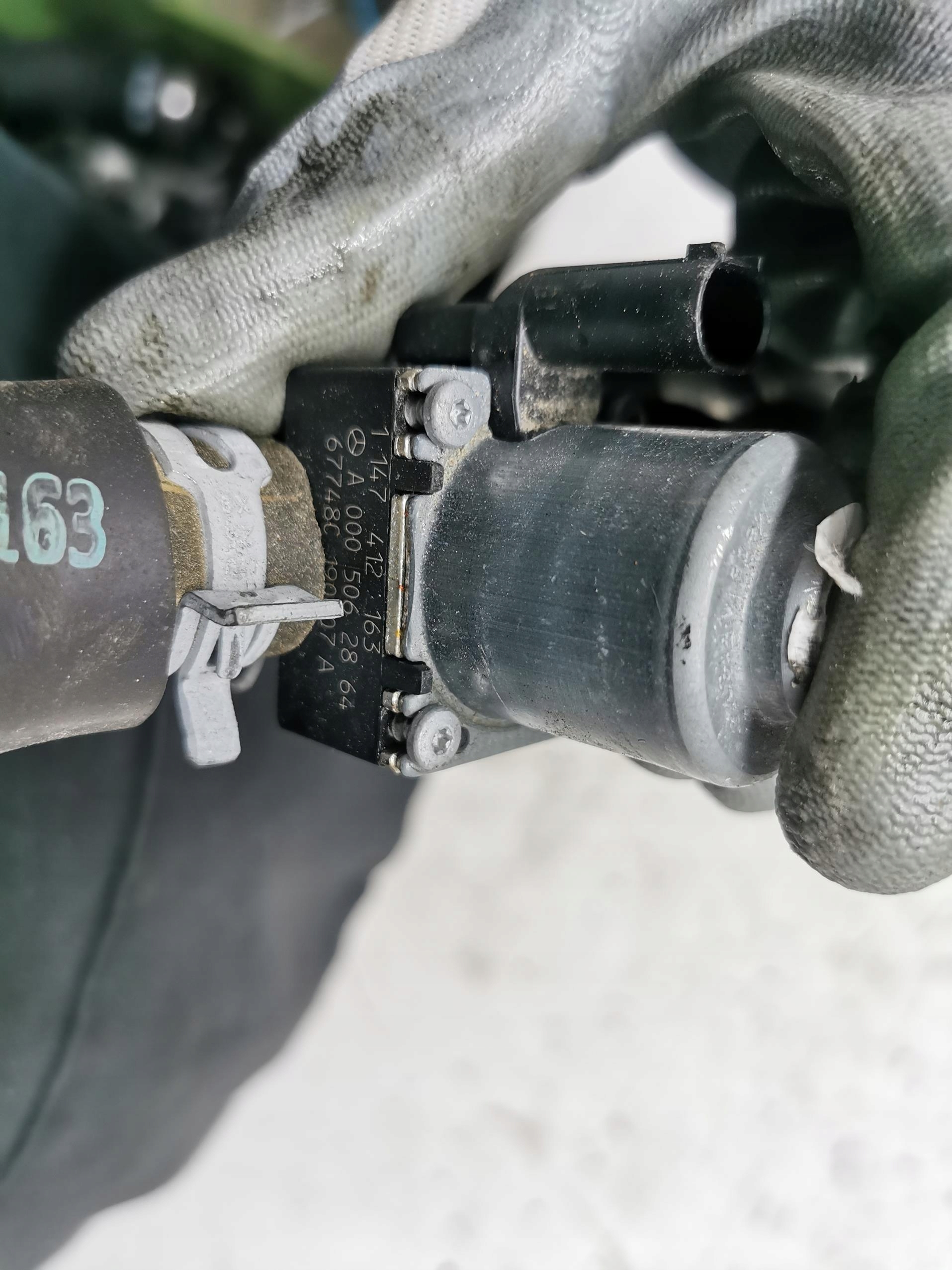 mercedes-benz oe A0005062864 клапан воды