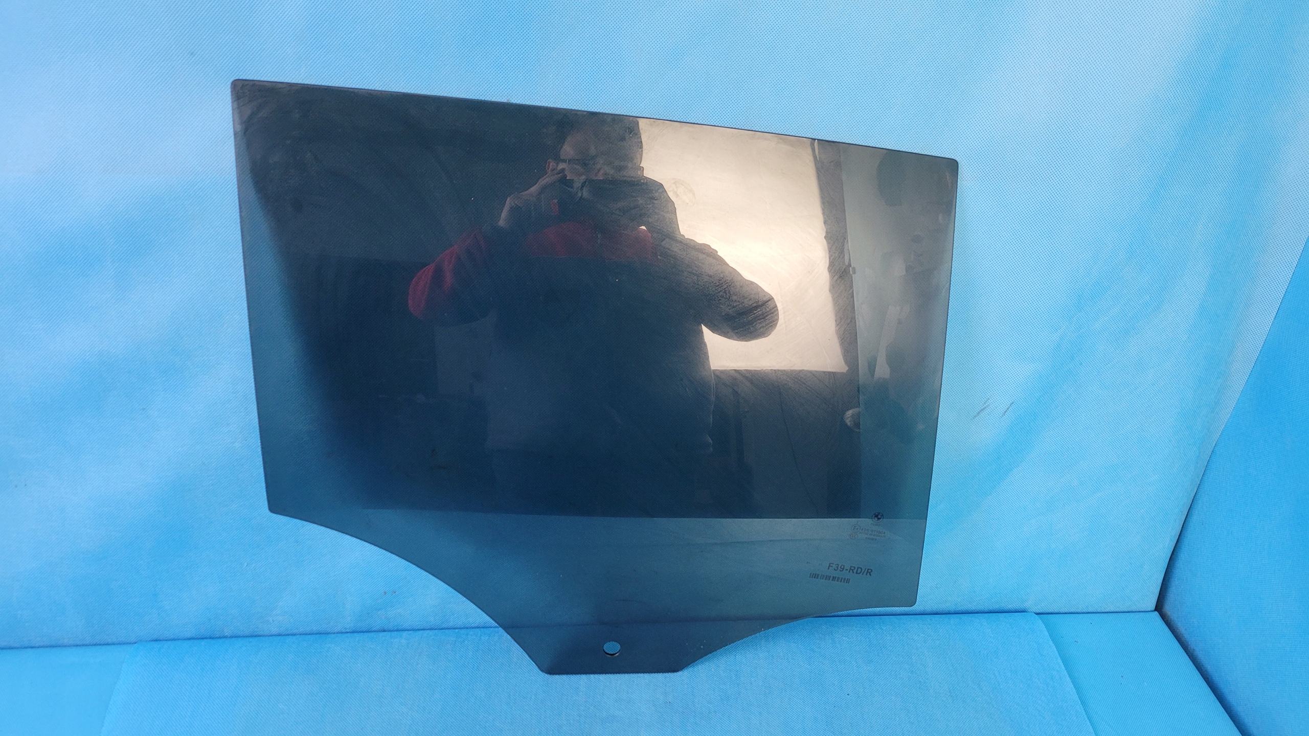 BMW X2 F39 стекло двери правое заднее 2019