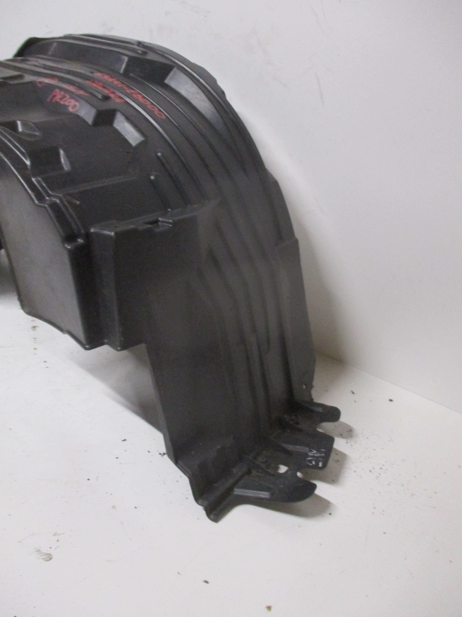 mudguard front left NISSAN NAVARA 63841-EB000