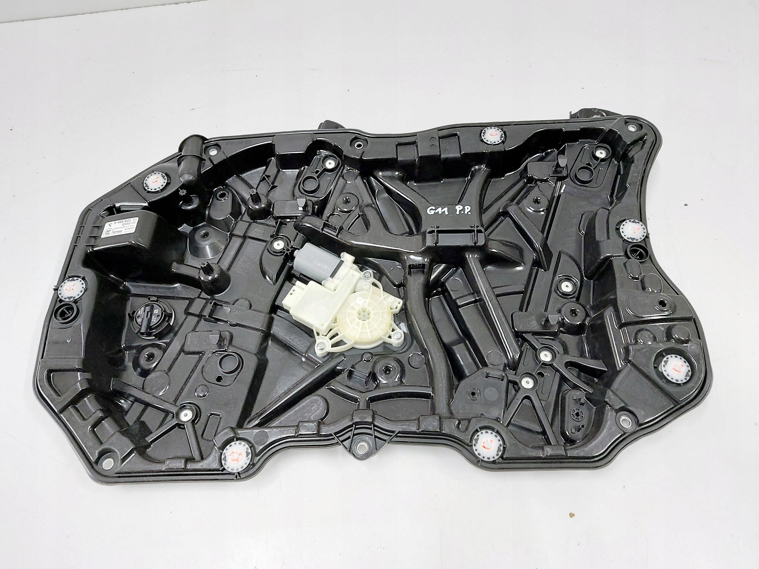 BMW 7 G11 G12 19r. Mechanizm podnośnik szyby przód prawy 9466840