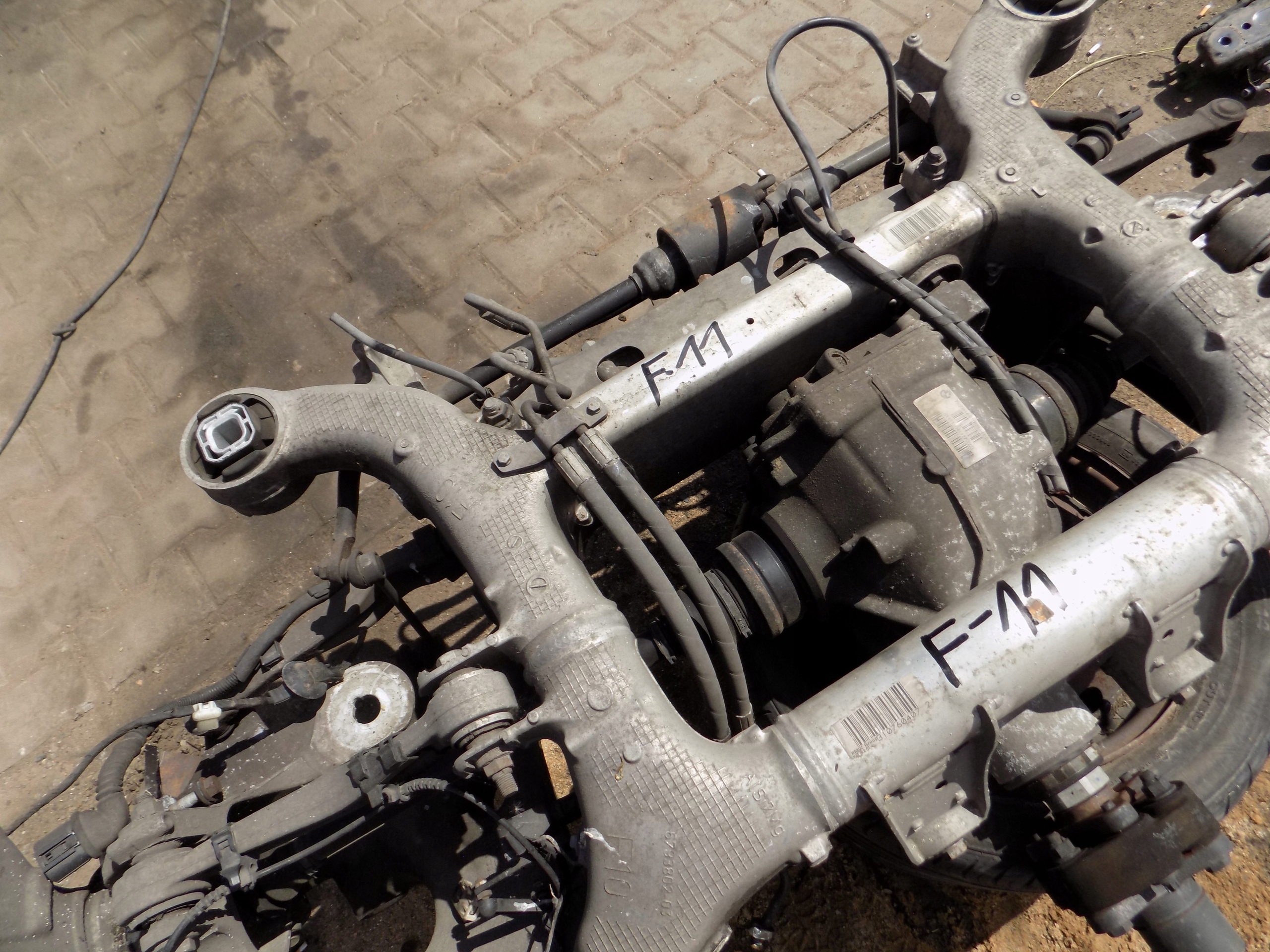 Zawieszenie tył BMW F10 F11 3,0D 2,47 Producent części BMW OE