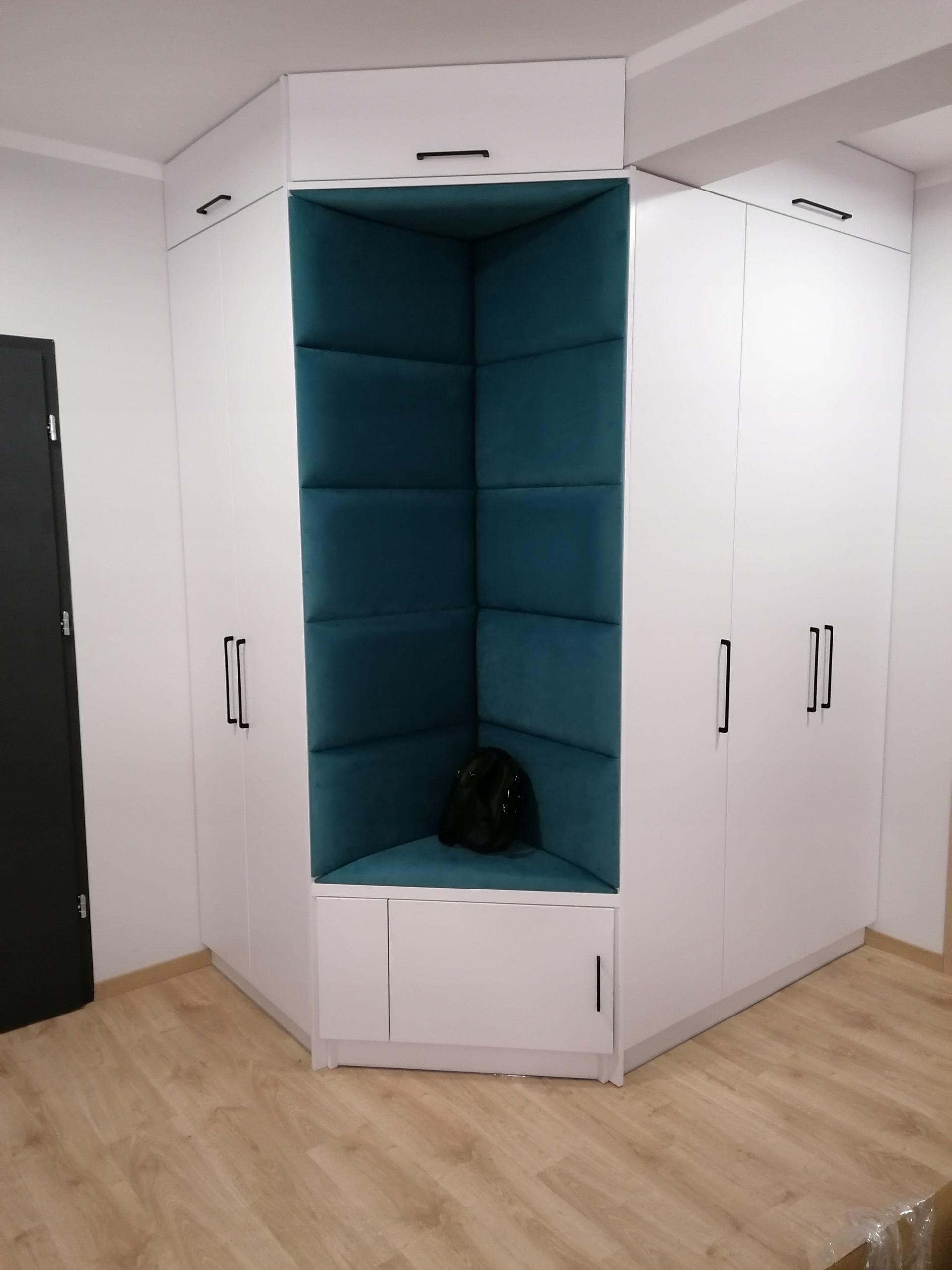 Panele tapicerowane 30x30 ścienne siedzisko wnęka Wysokość mebla 30 cm