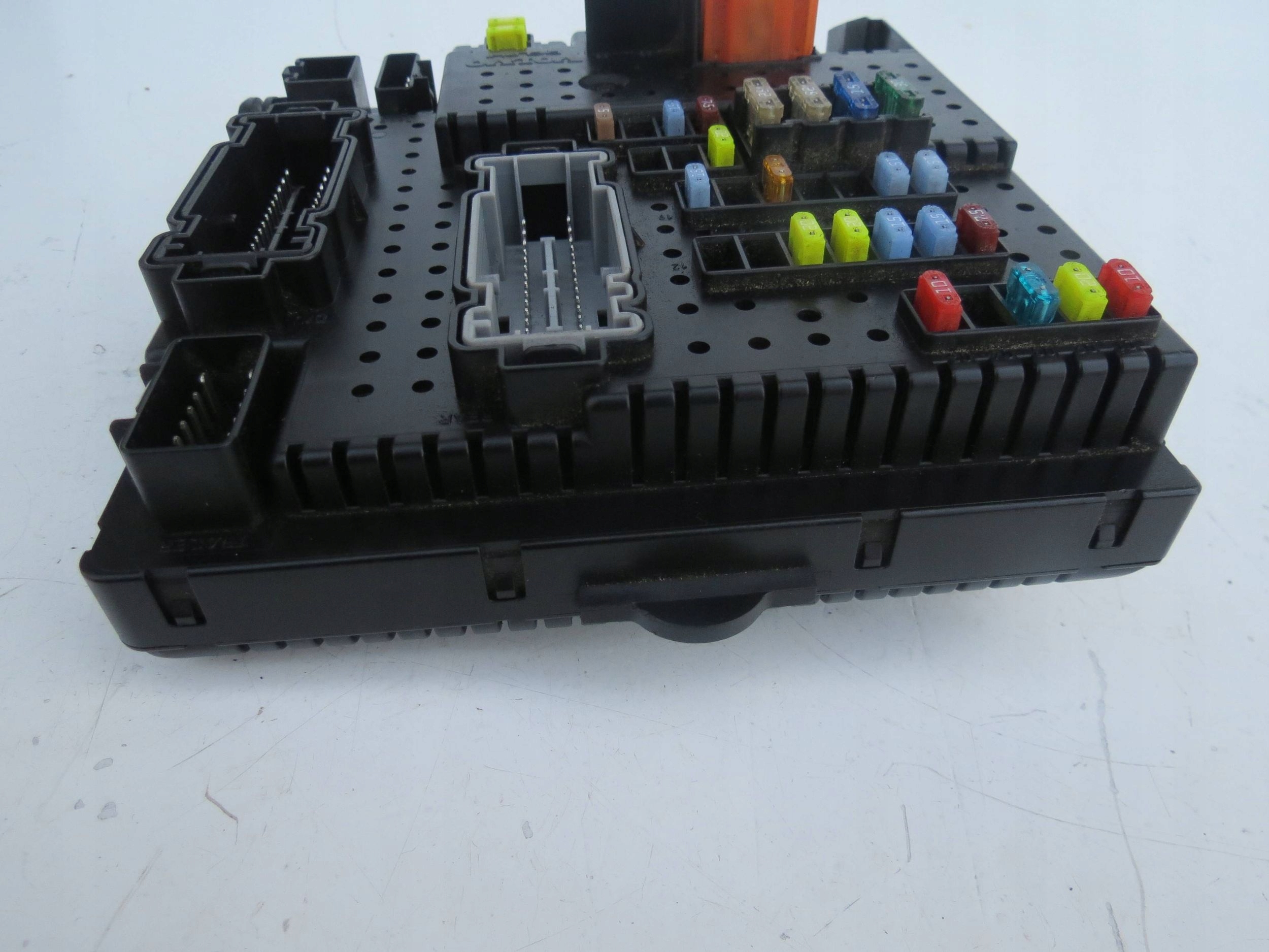 Module fusibles VOLVO XC90 4.4 V8 30786646