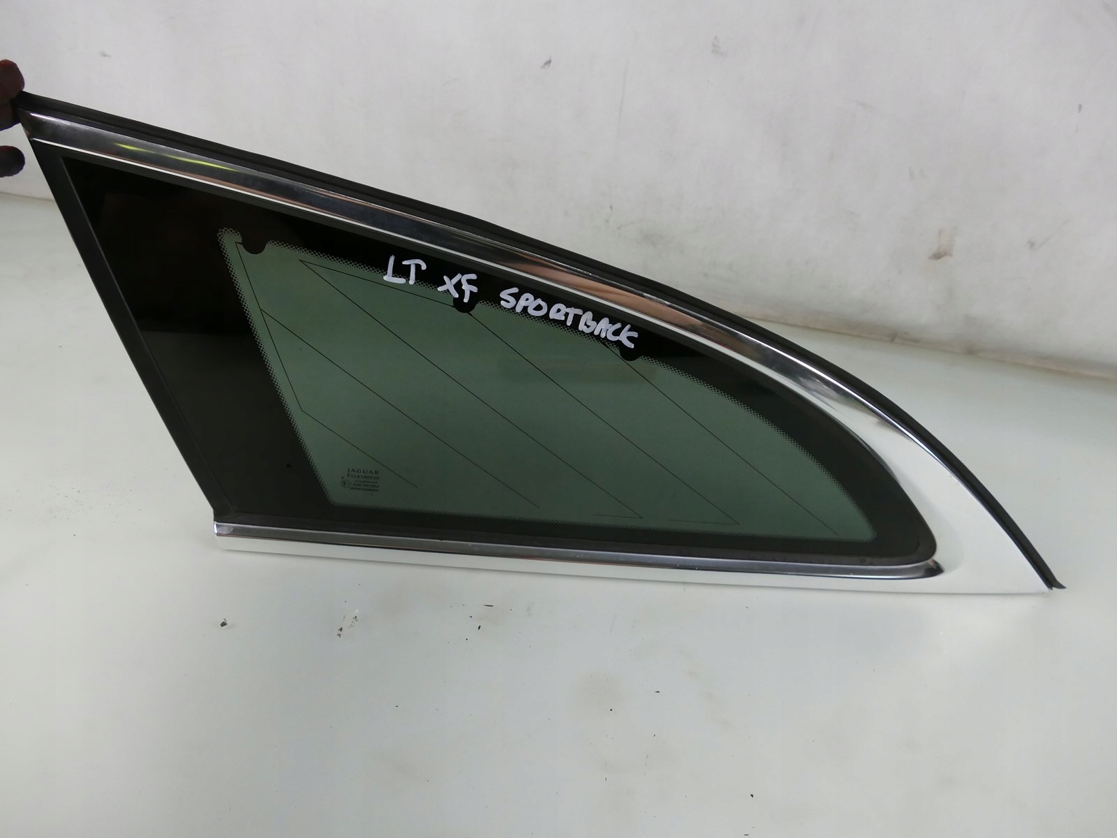 JAGUAR XF X250 SPORTBRAKE SZYBA KAROSERYJNA L.T.