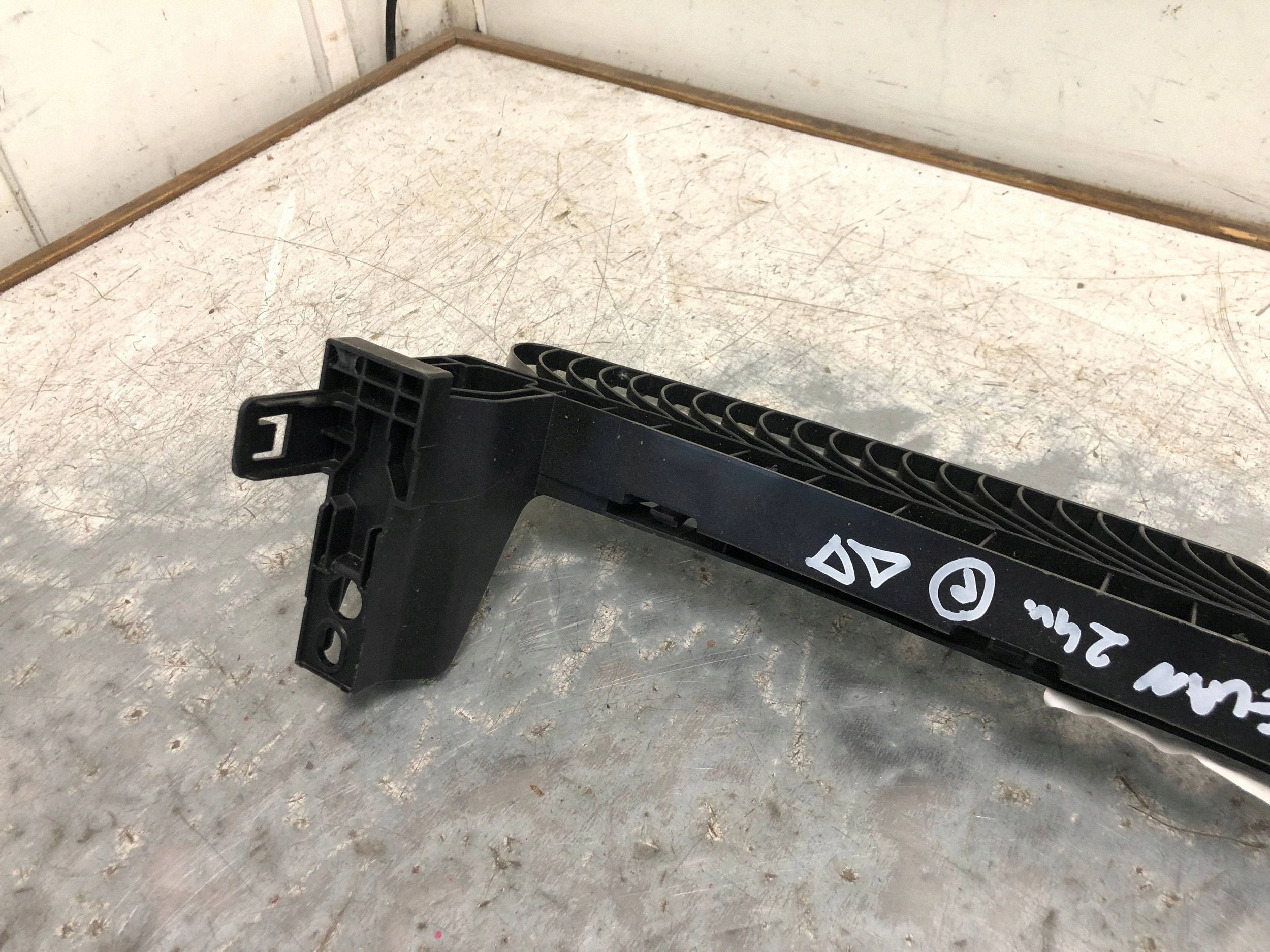 bumper bracket front VW TIGUAN II 5NA805705N