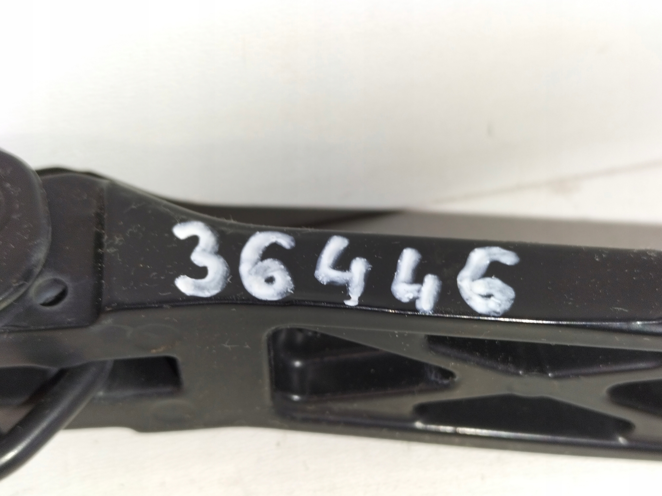 wiper arm front right MITSUBISHI SPACE STAR II 13