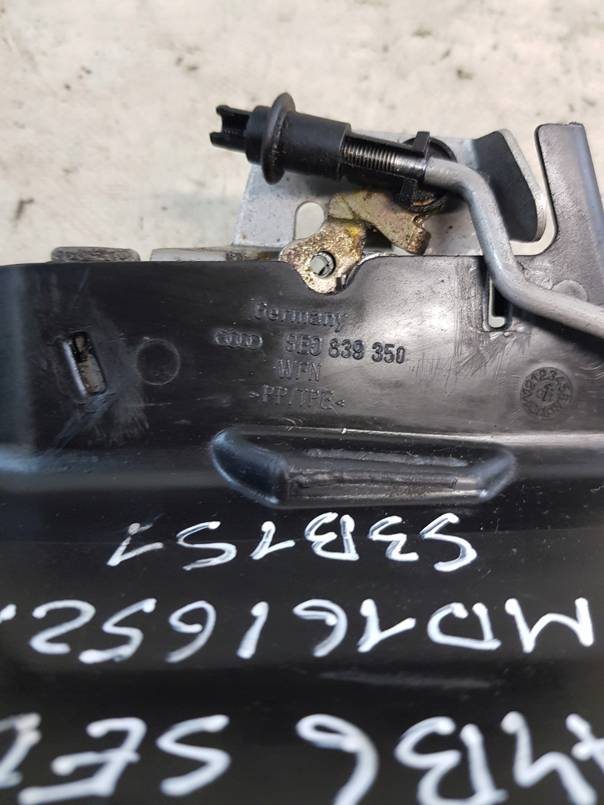 AUDI A4 B6 lock door rear part right 7PIN 8E0839350