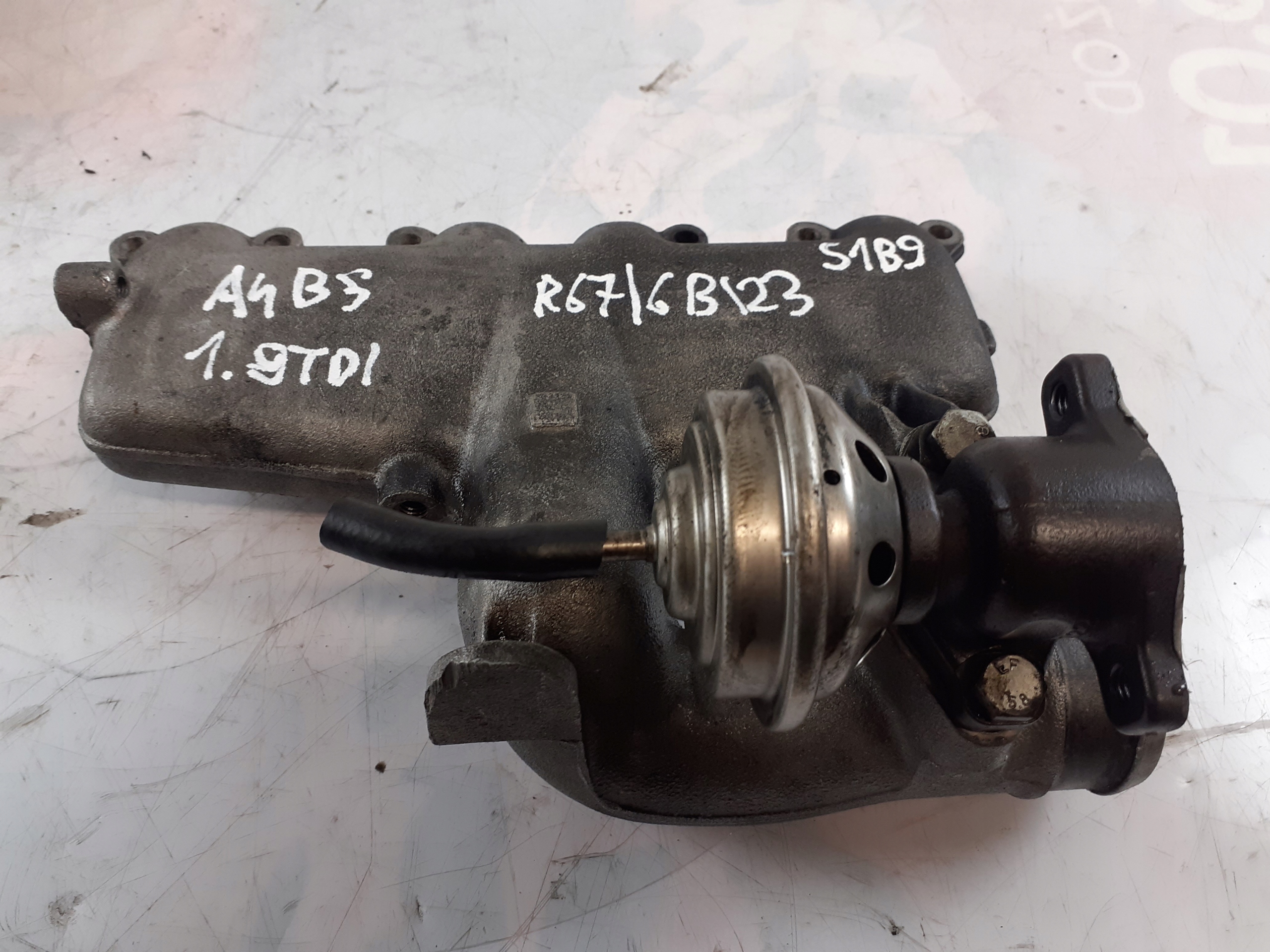 intake manifold Z EGR AUDI A4 B5 1,9 90KM