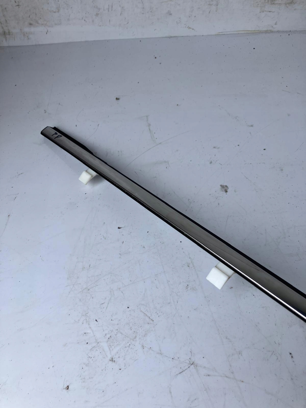 moulding dust door right front CHEVROLET CAPTIVA CHROM