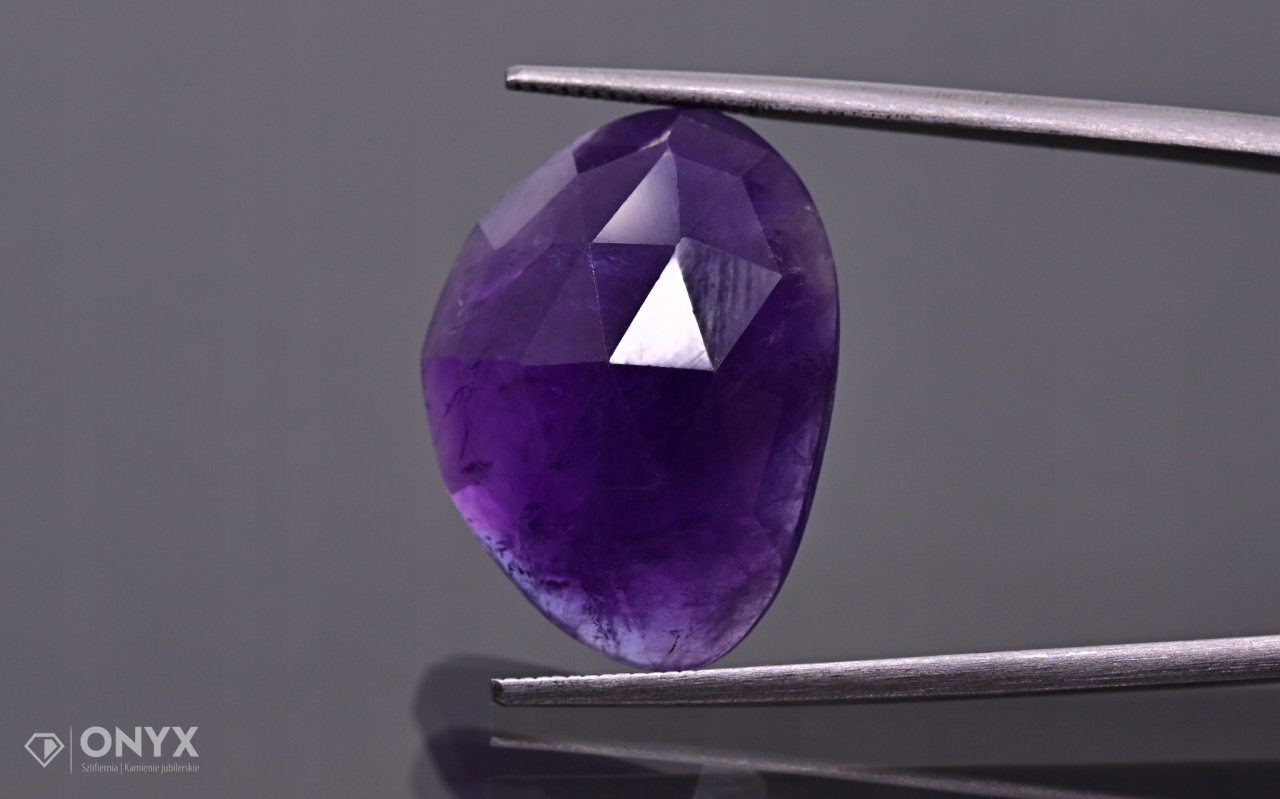 Ametystová fazetovaná nepravidelná rozeta 21,5x16 mm