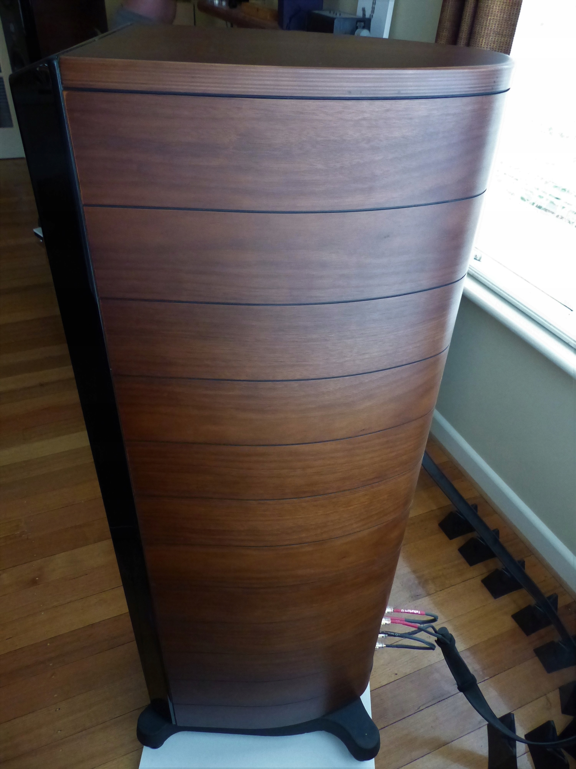 USHER DANCER MINI-TWO WALNUT Impedancja znamionowa 4 Ω