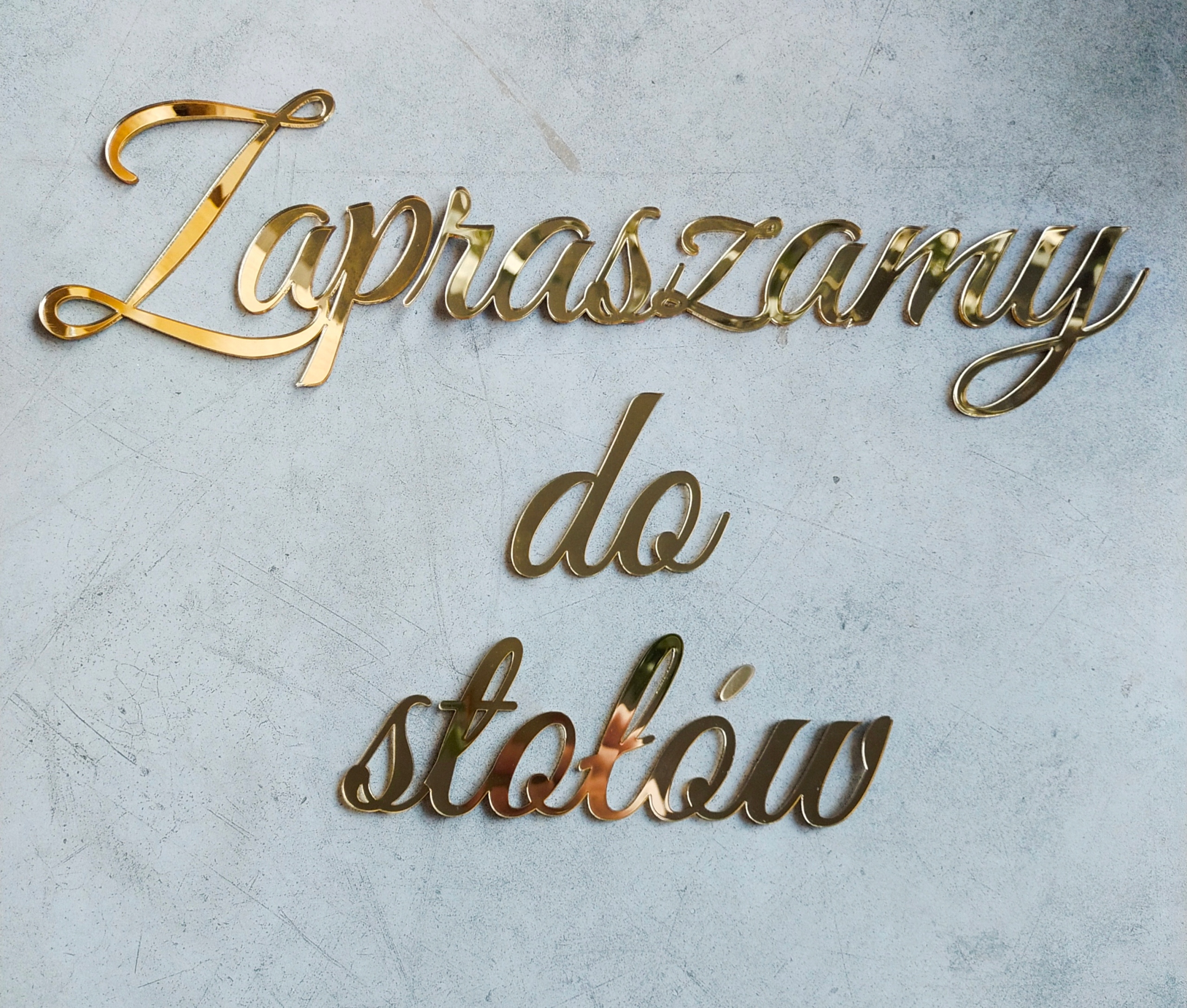 Napis ZAPRASZAMY DO STOŁÓW złota lustrzana plexi Marka inna