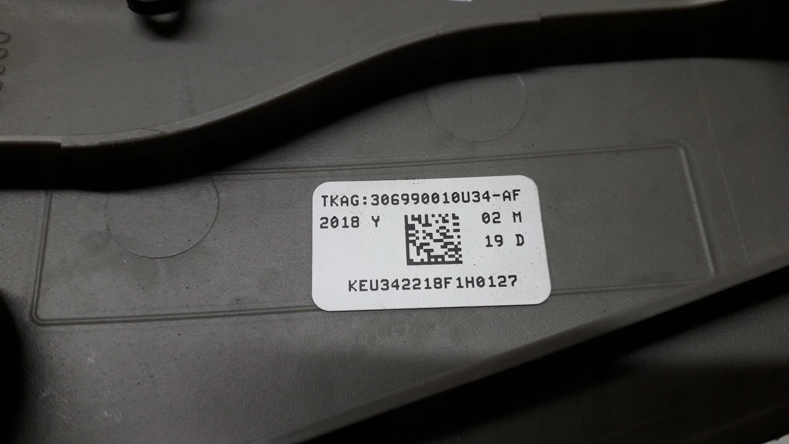 VOLVO FH4 ZAŚLEPKA KIEROWNICY 3069900 Producent części Volvo OE