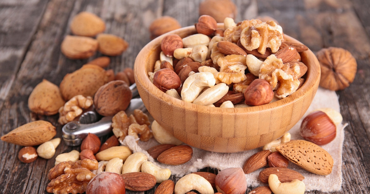 DZIADEK DO ORZECHÓW NA PODSTAWCE MOCNY STALOWY Materiał dominujący metal