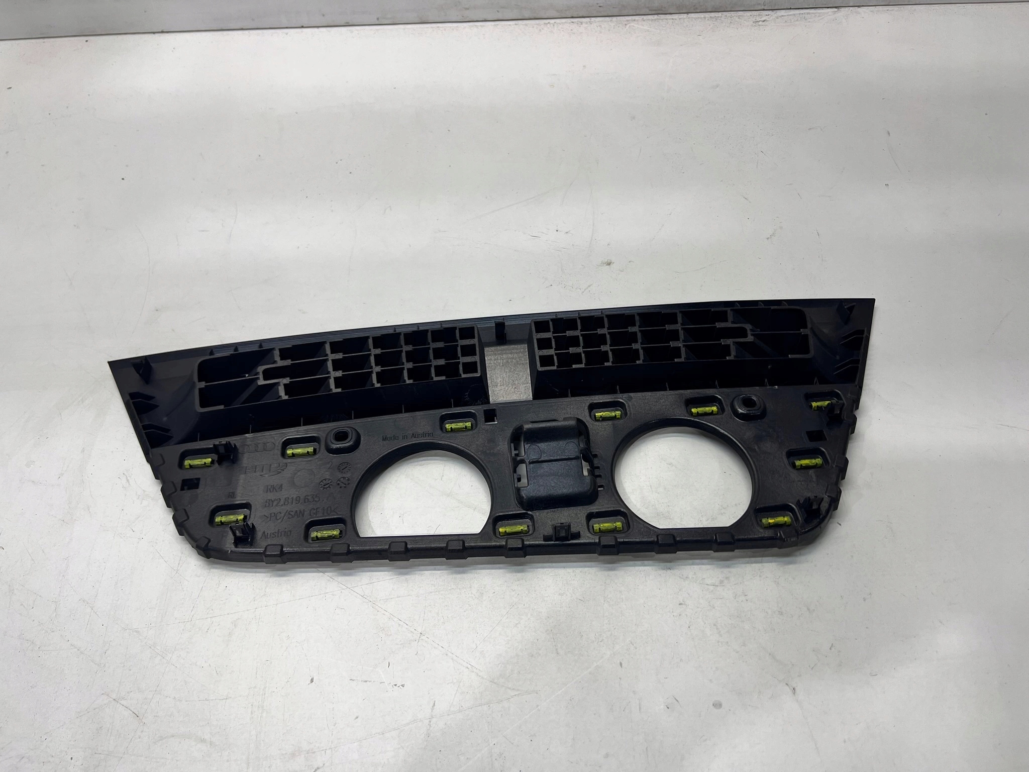 de couverture du haut parleur du tableau de bord AUDI A3 8Y 8Y2819635A
