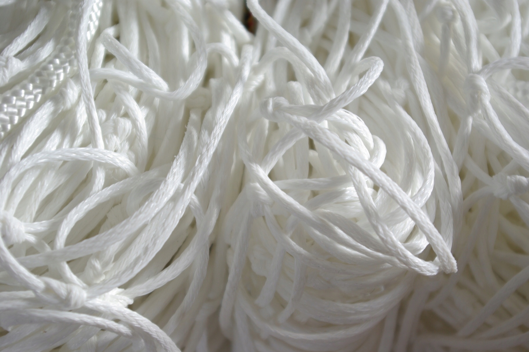 SIATKA NA BRAMKĘ DO PIŁKI RĘCZNEJ PEŁNOWYMIAROWA 3x2M PP 4MM GŁ. 1,2 MOCNA Model PP-B4-1,2M