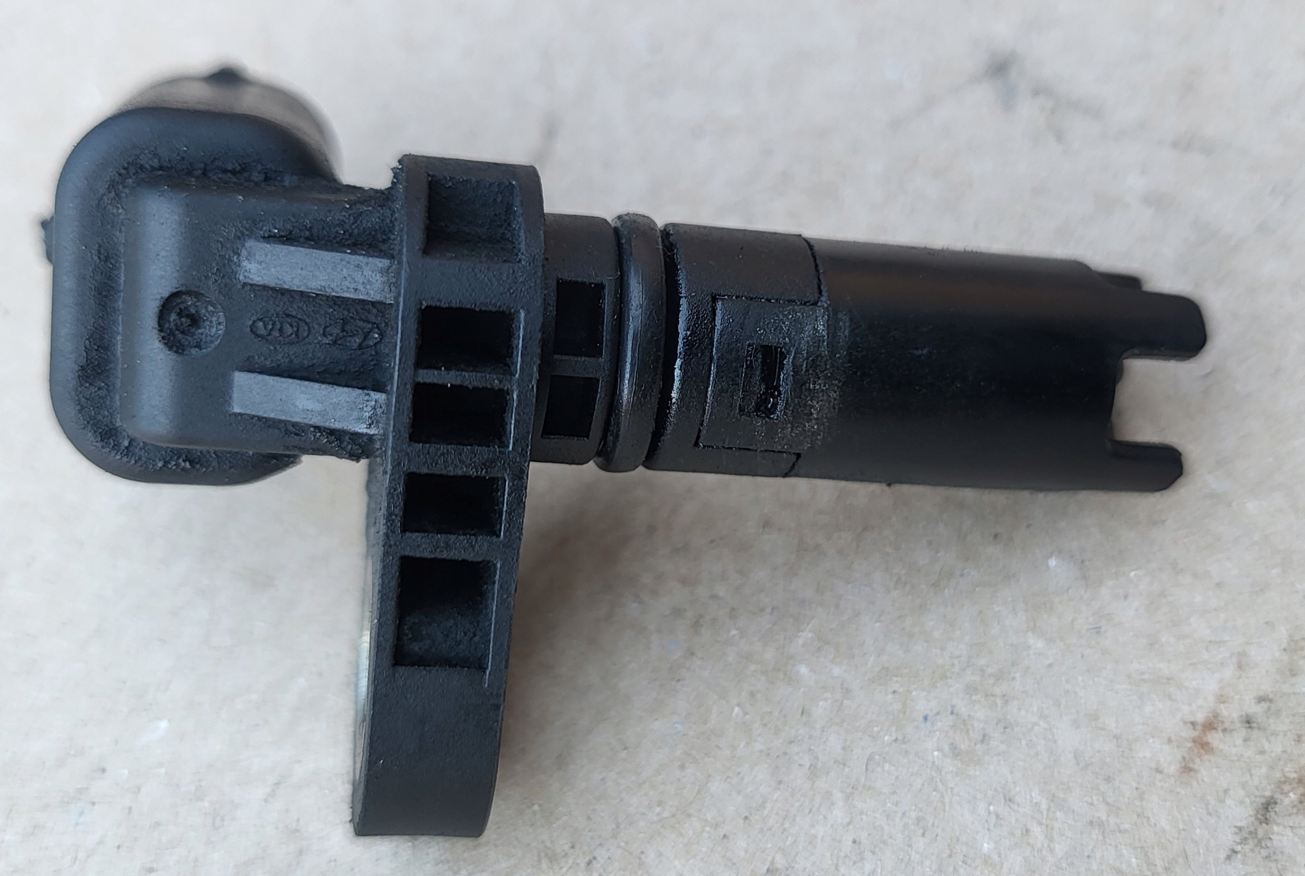 crankshaft position sensor HYUNDAI TUCSON III 1.6 CRDI 9024190022 OE