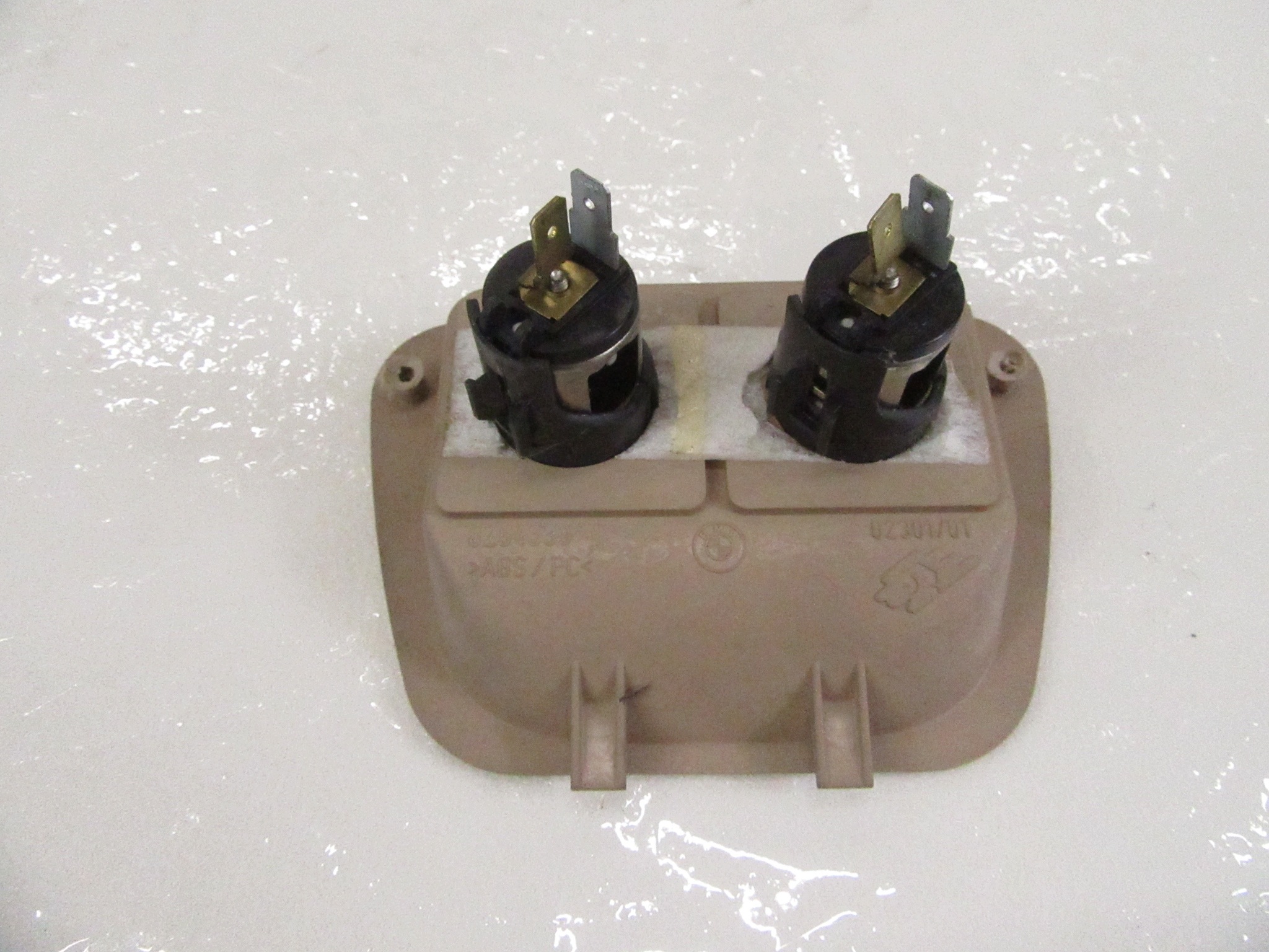 adapter wklad zapalniczki boot rear part BMW e53 X5