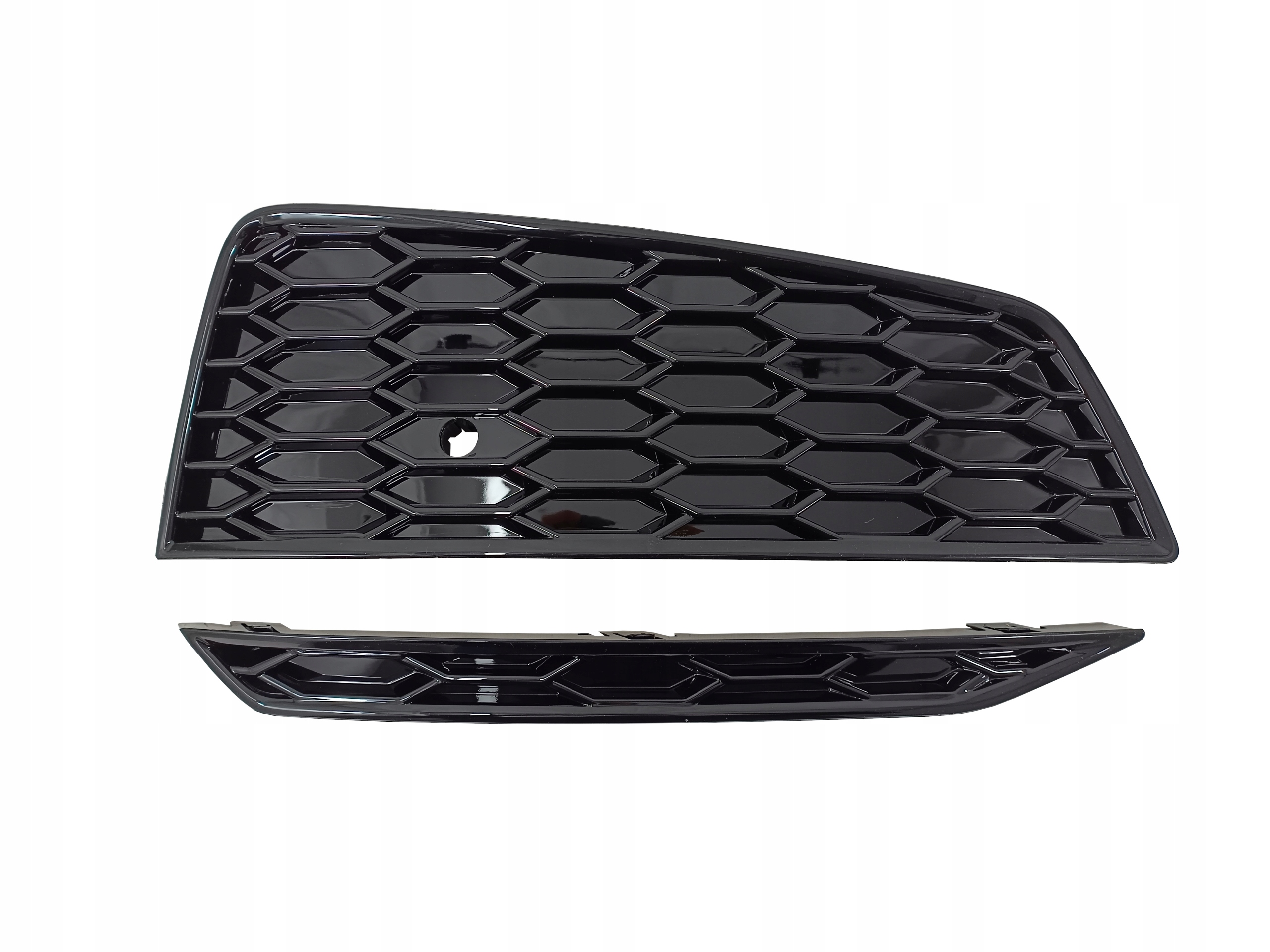 8U0807682T 8U0807926 - Праві решітки AUDI Q3 і 8U LIFT S-LINE COMPETITION