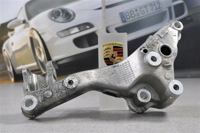 Porsche 991 Część boczna / mocowanie zawieszenia L Producent części Porsche OE