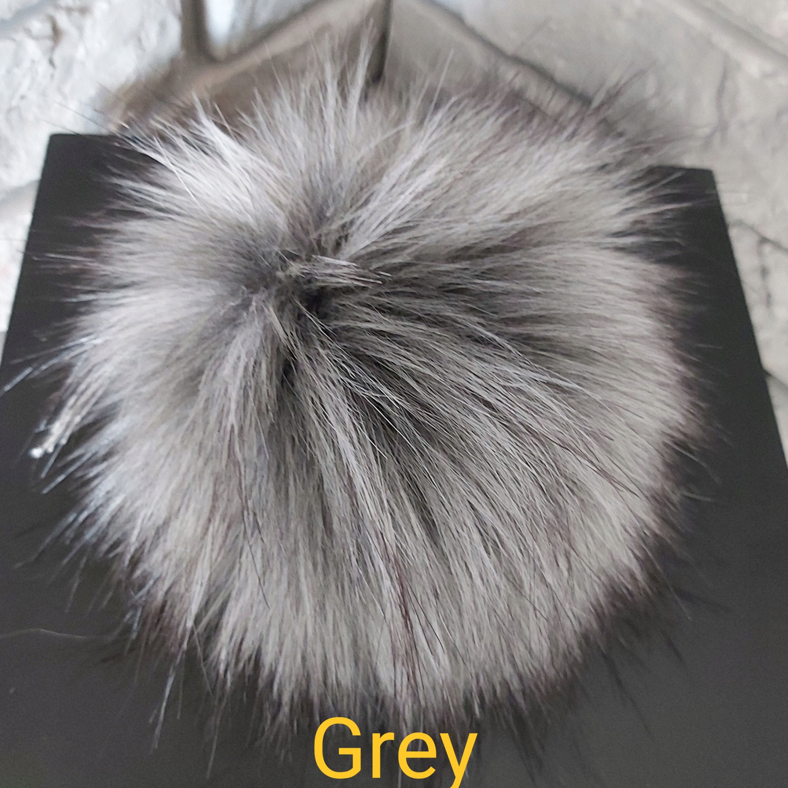 POMPON DO CZAPKI FUTRO LIS JENOT 15-17CM JAKOŚĆ