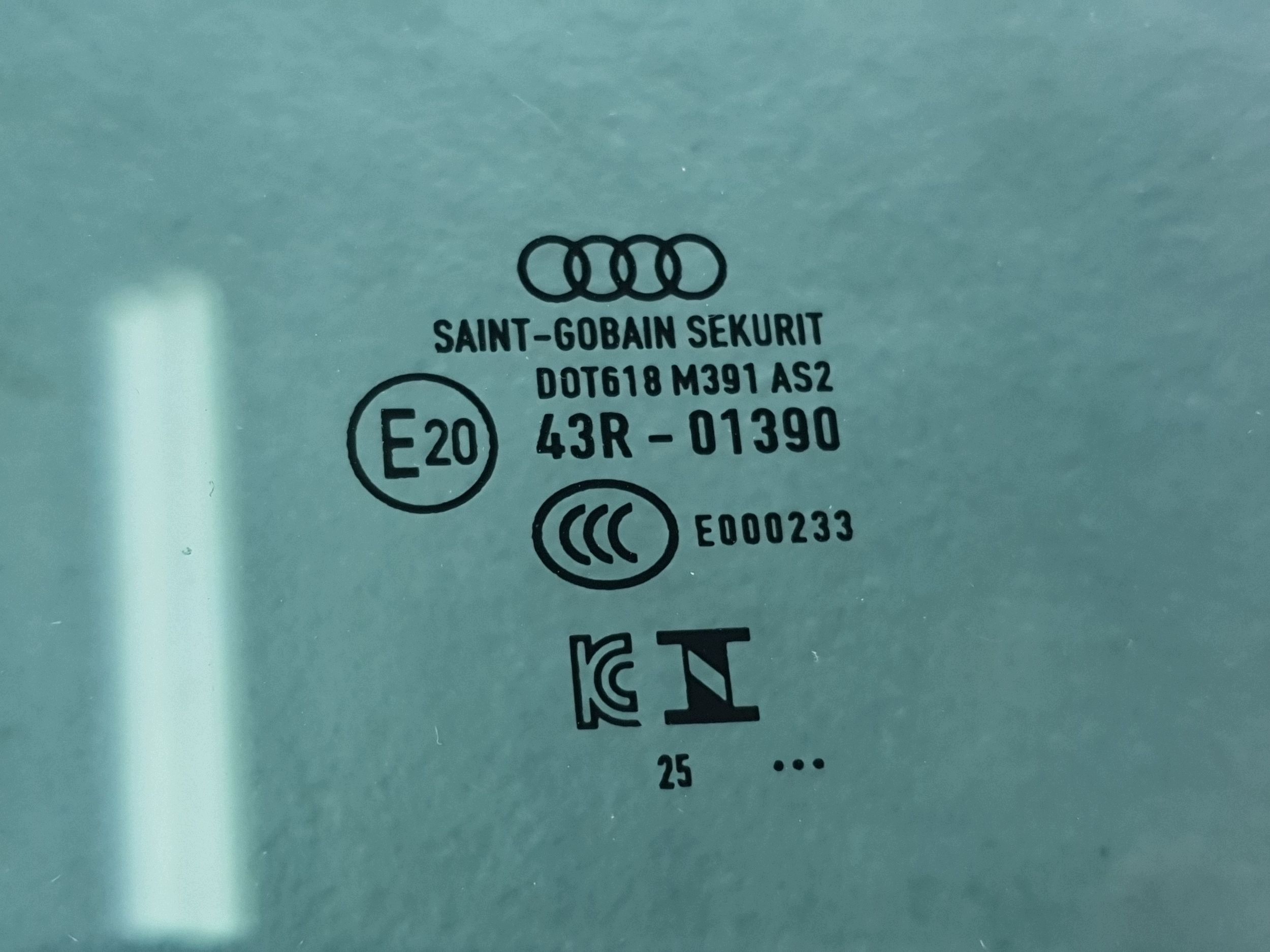 Audi A3 8Y window door left front 2025 8Y0845201A