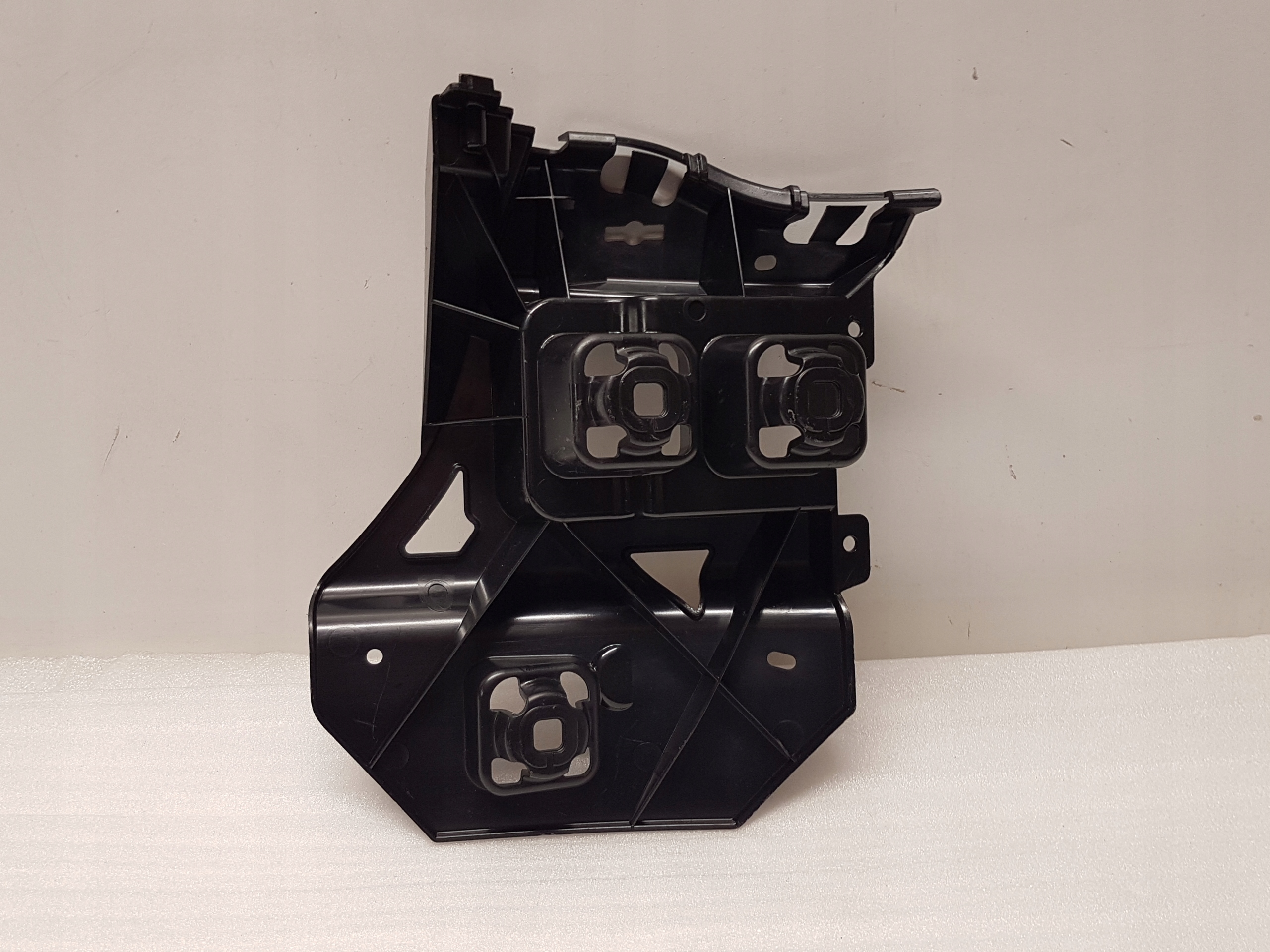 bumper bracket left rear part BMW 4 G26 8737093